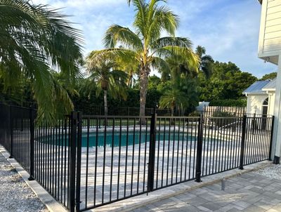 Aluminum Fence Installation using 3 Rail Aluminum Fence
