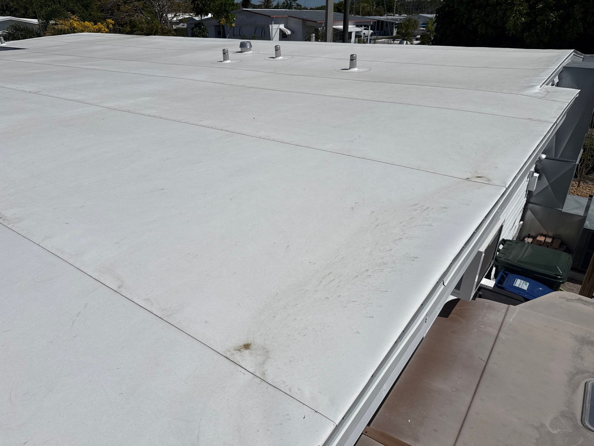 TPO Roof Cleaning – Tri-Par Estates, Sarasota, FL (5-Star Review) by Sunshine AquaWash