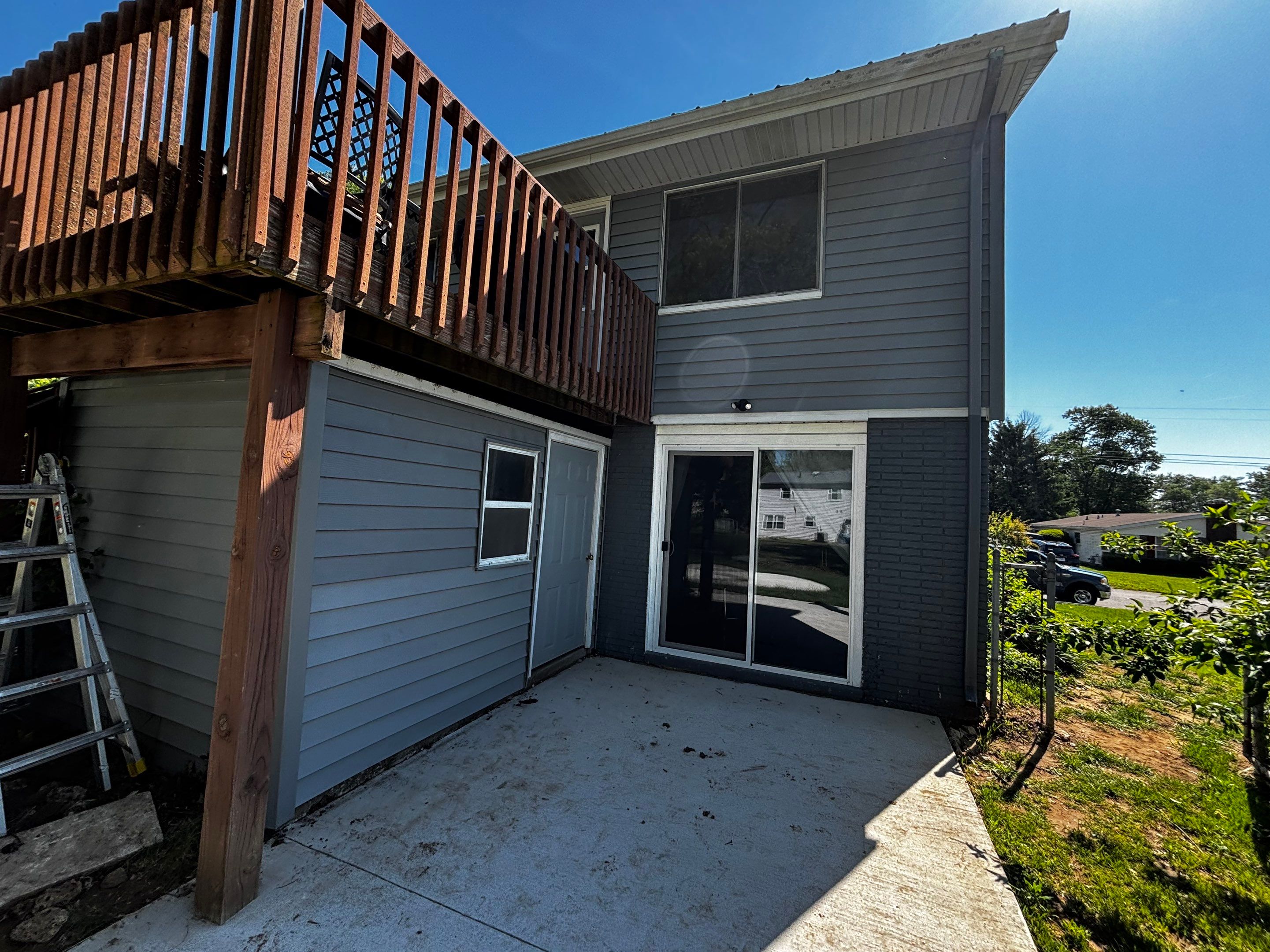 Exterior Siding, Caulking & Gutter Repair – Belleville, IL by Legendary Services Company LLC.