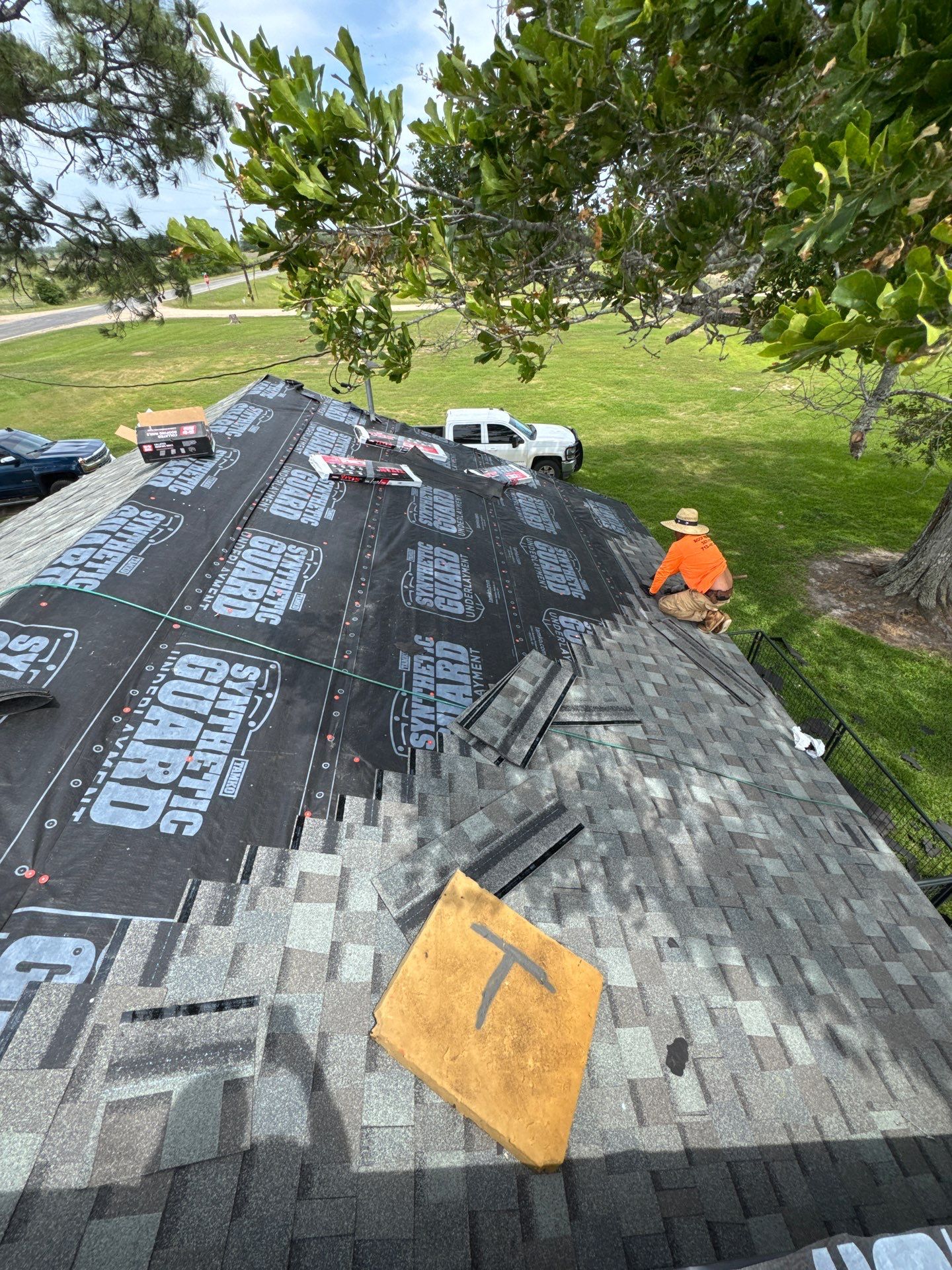 Roof Replacement louise by Roof Repair Company