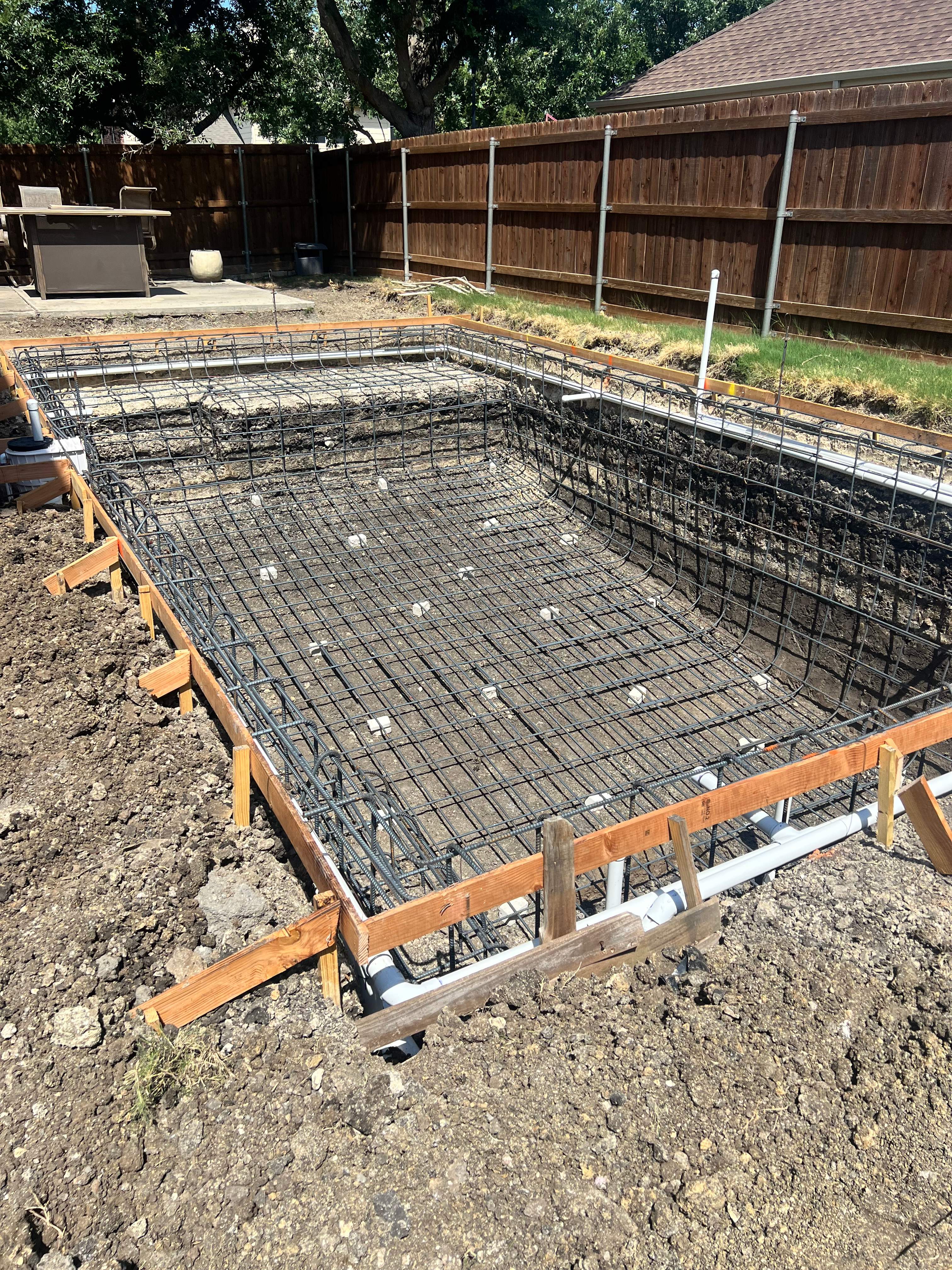 Geometric Pool with Raised Spa by Pinnacle Pools and Spas - DFW