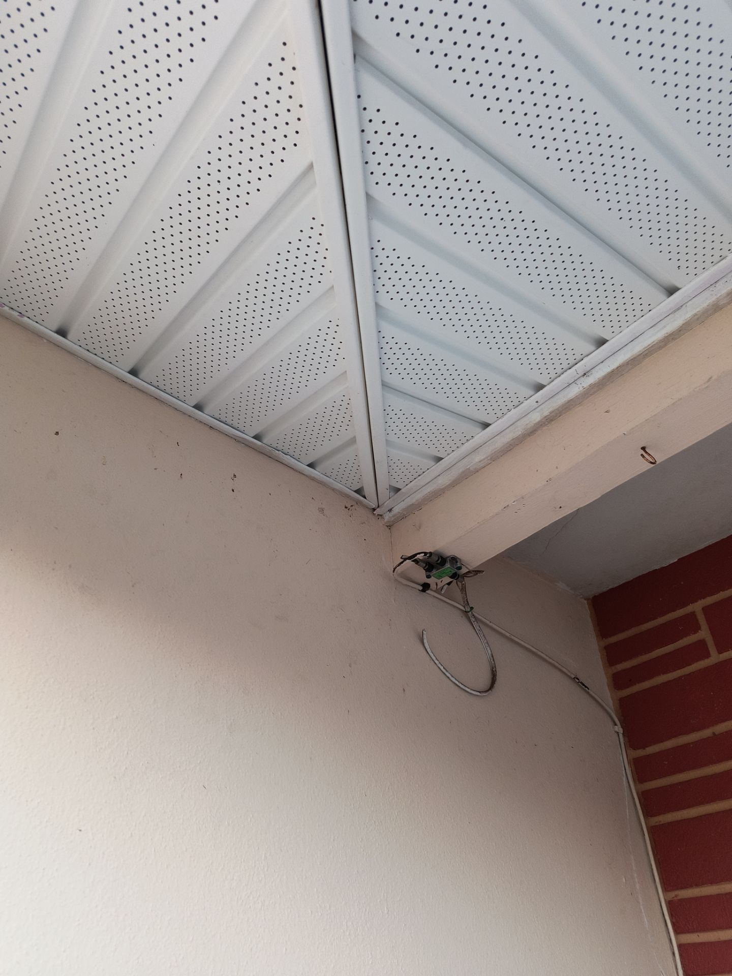 White Soffit and Fascia Upgrade in Sarasota FL by Gutter Professors