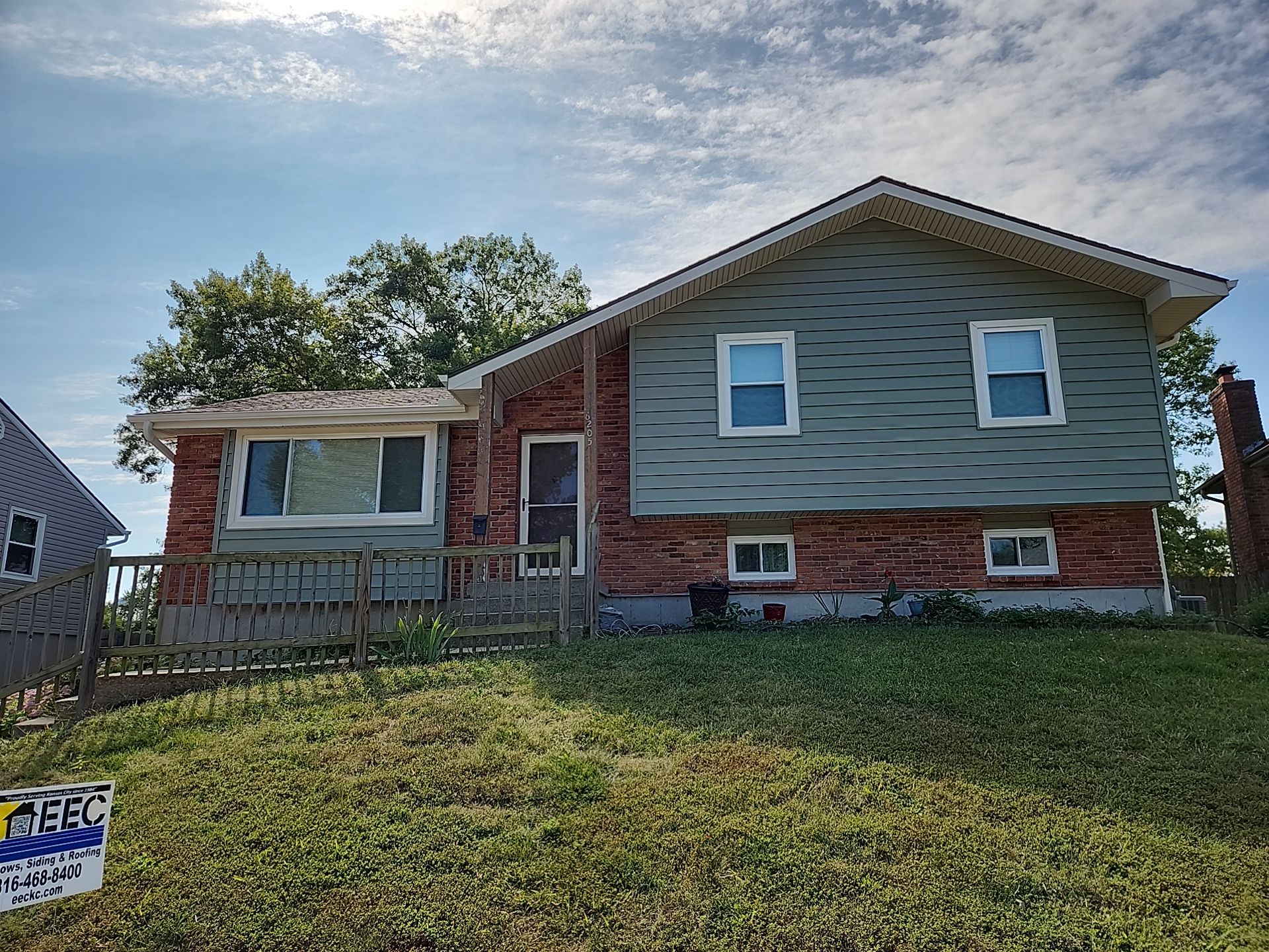 Siding Installation using Crane board D7 by EEC  Windows, Siding & Roofing 