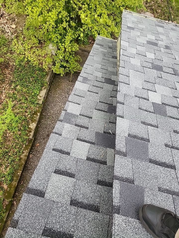 ATLAS PINNACLE COLOR: HEARTHSTONE DRIP EDGE: WHITE by Eagle Eye Roofing