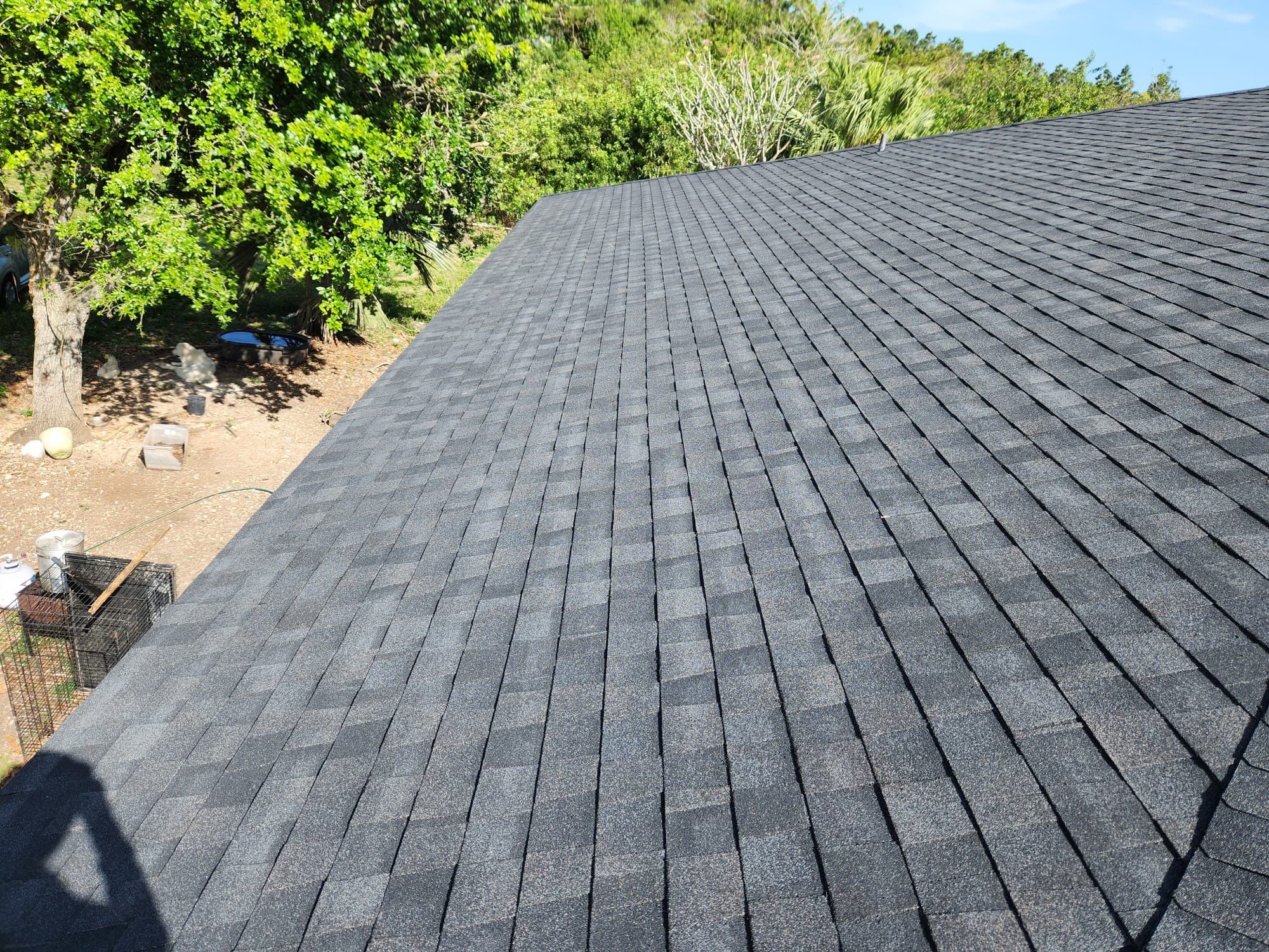 Shingle - CertainTeed Landmark Dimensional - Charcoal Black by Istueta Roofing
