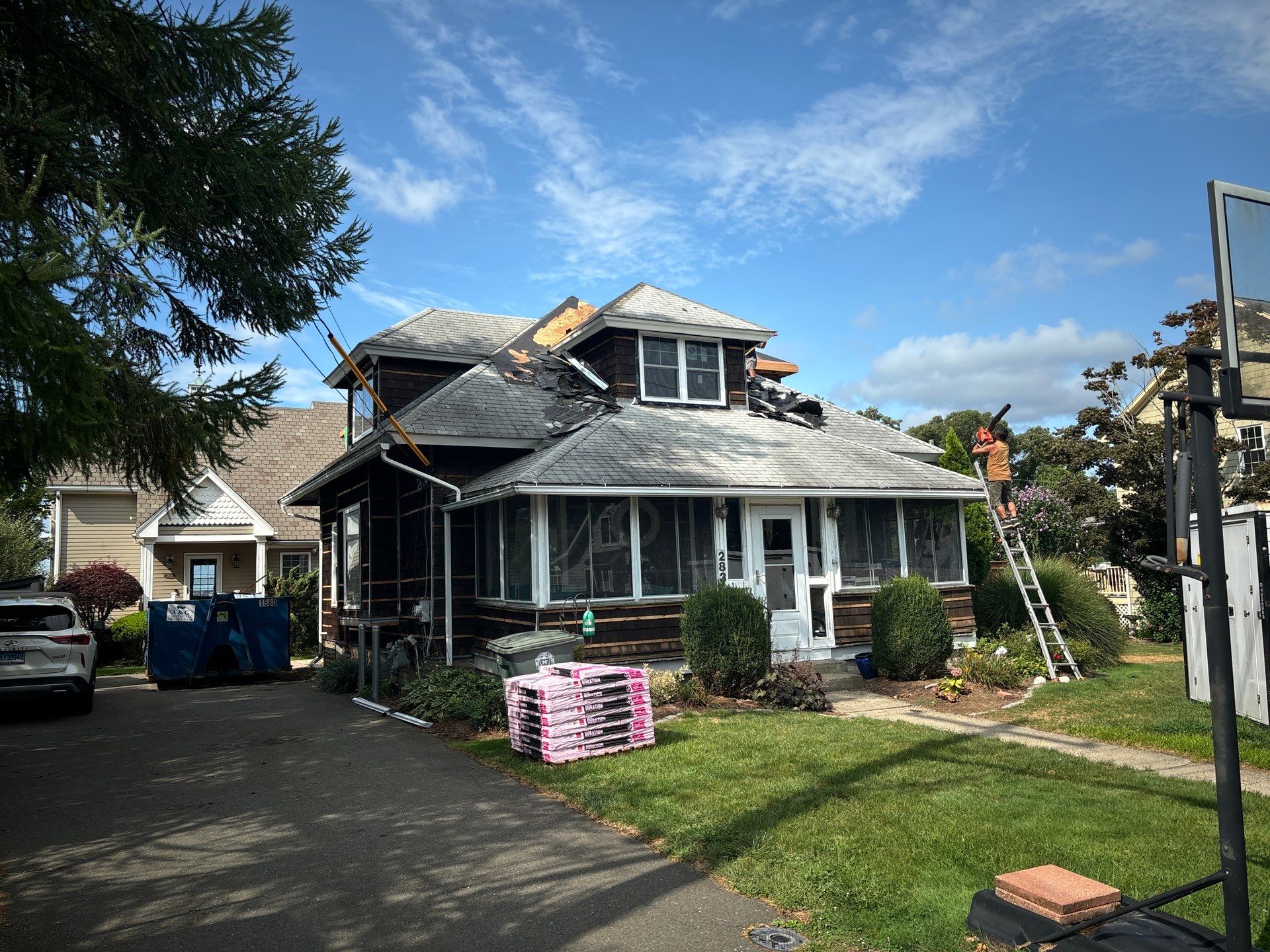 Residential Roofing Installation using Owens Corning TruDefinition Duration - Estate Gray & Flagstone Cedar Impressions by A Plus Exterior