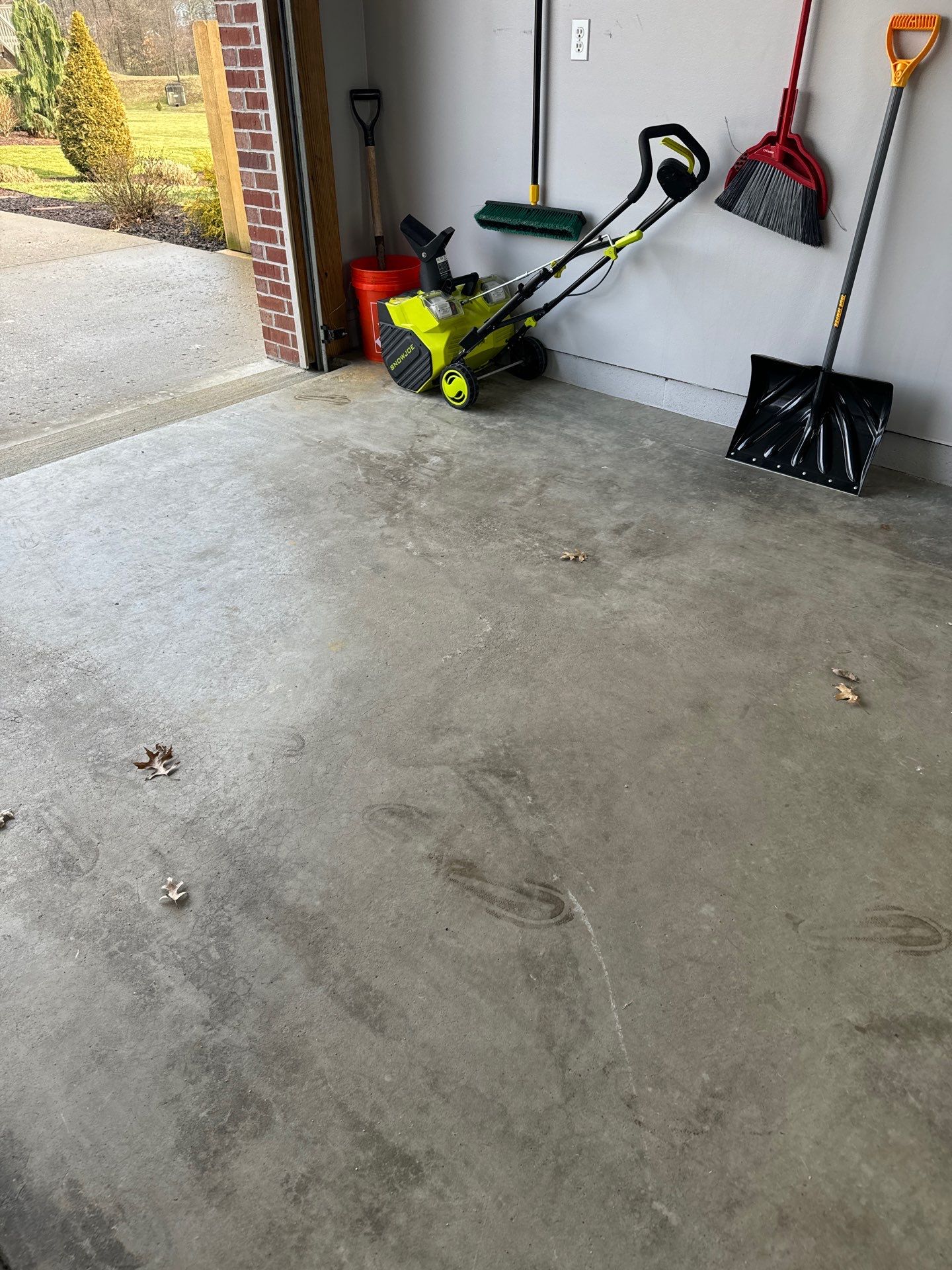 Driveway + Garage + Walkway Project in Meridian by Floors in a Day, Inc
