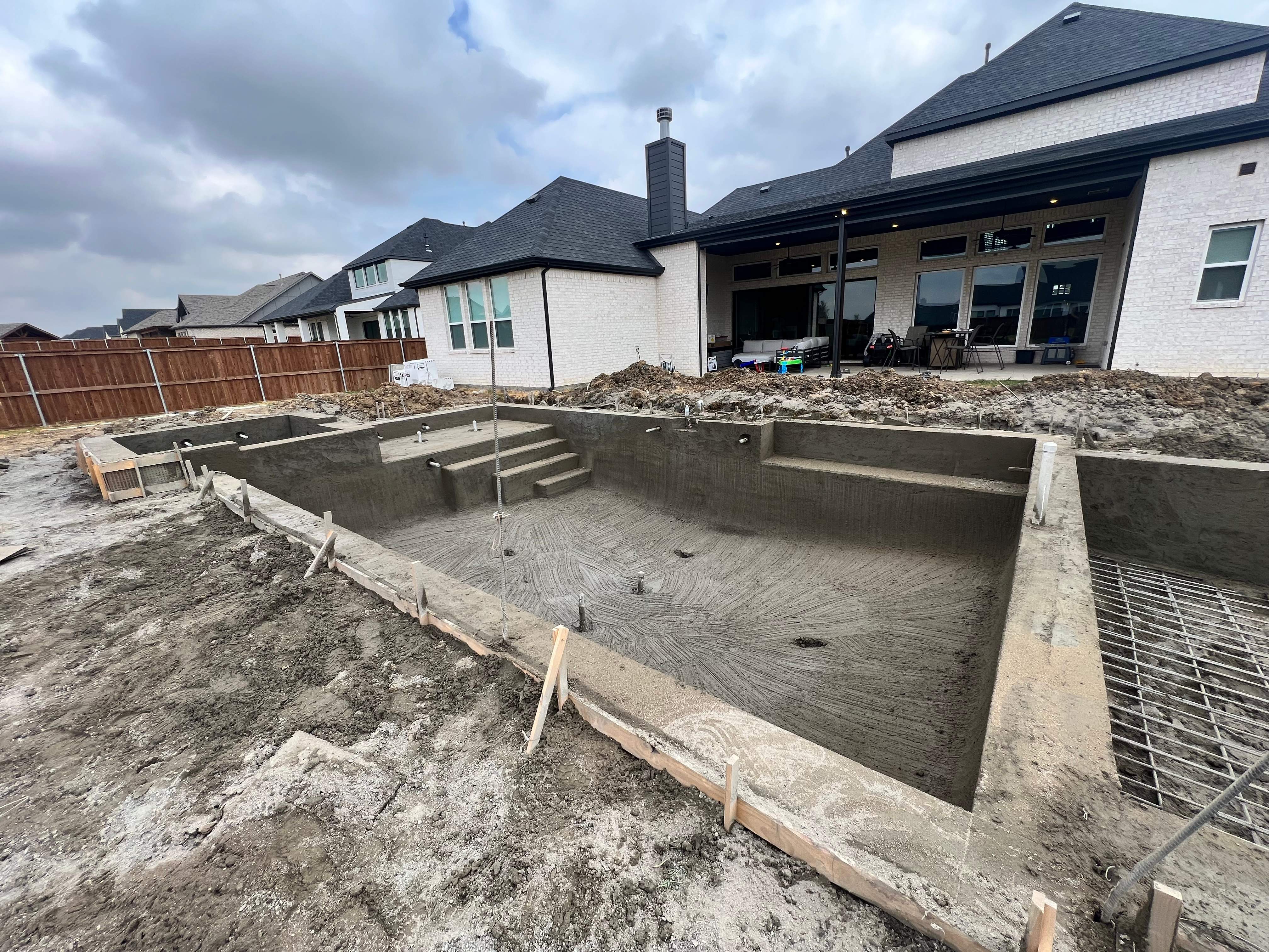 Geometric Pool with Raised Spa by Pinnacle Pools and Spas - DFW