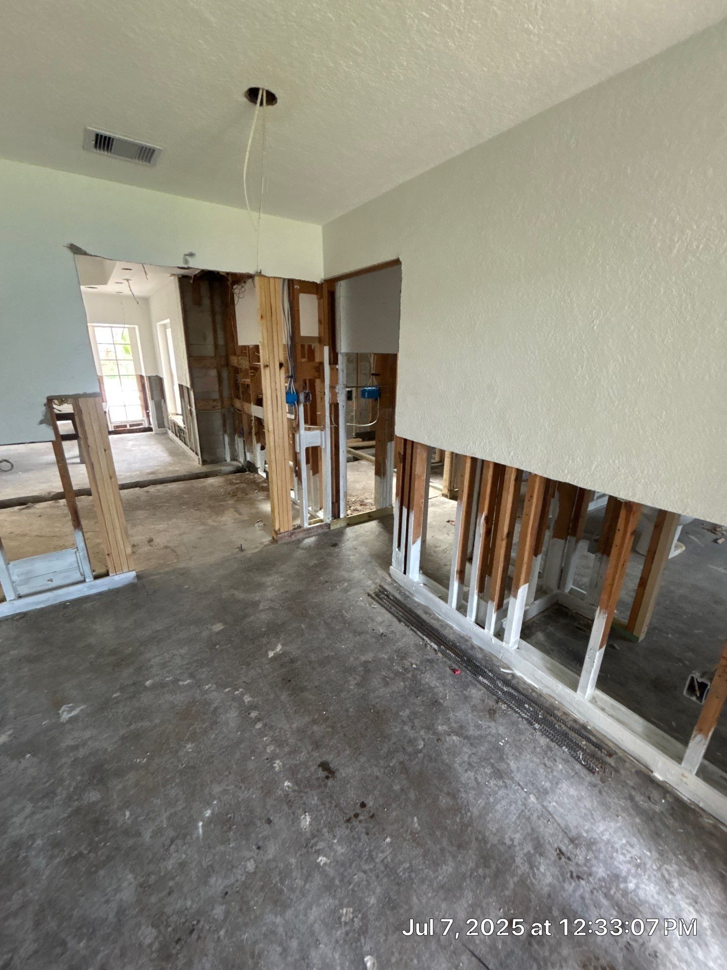 Mold Damage Restoration In Dunedin, Florida by Ampm Restoration Services