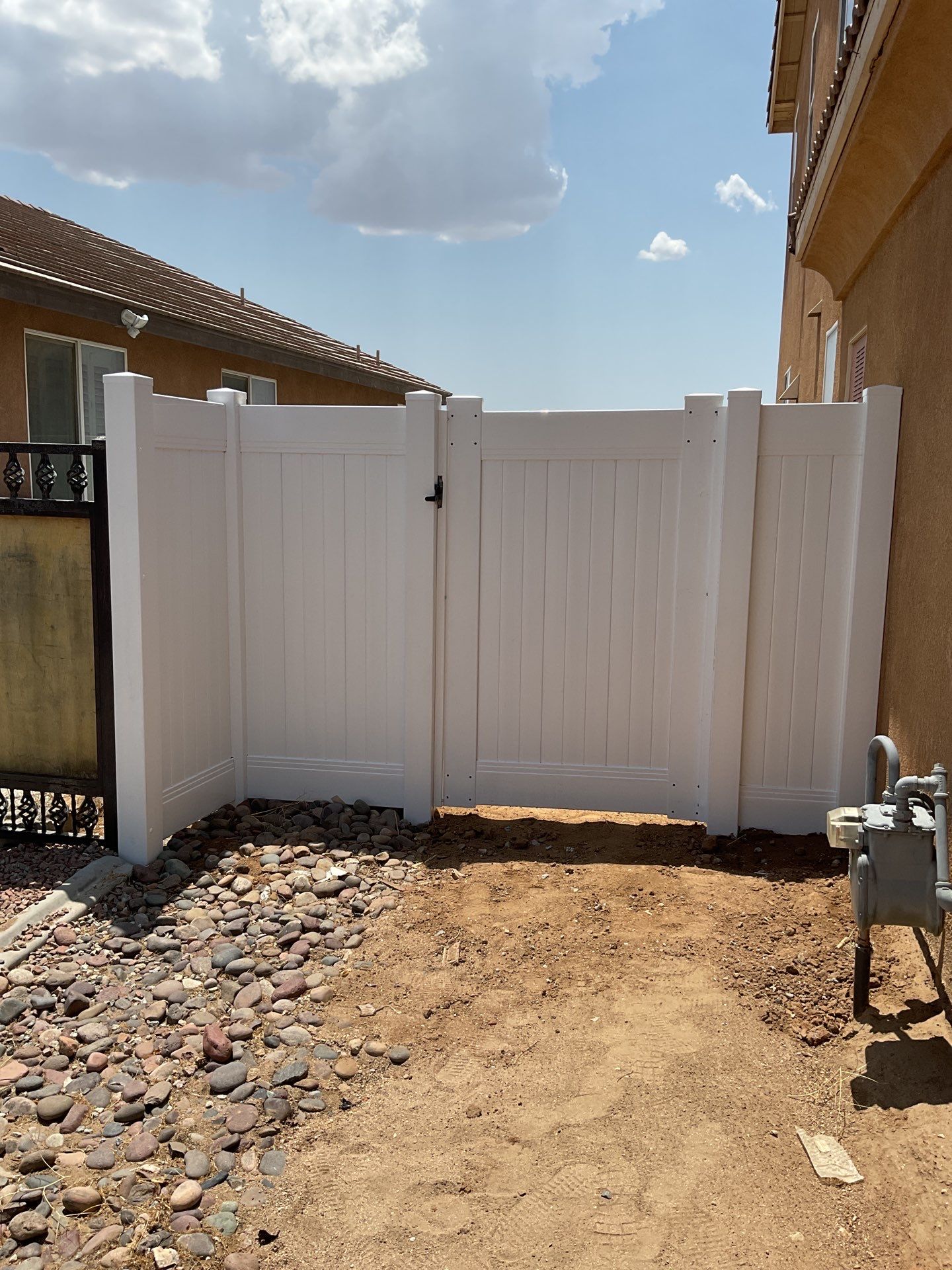 Fence Installation using Vinyl by Fence Guys Inc.