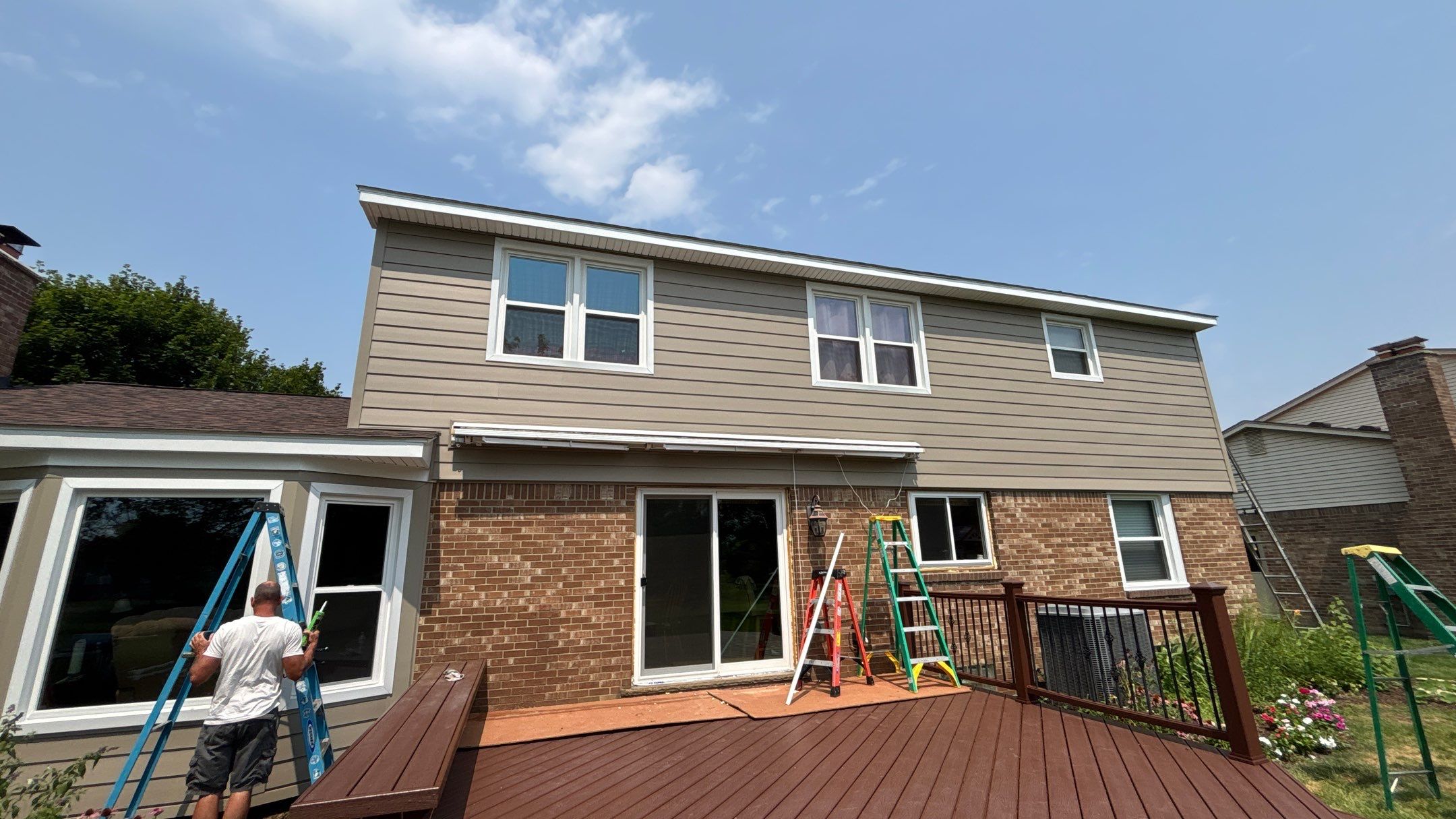 Siding Replacement using Alside S7 Cedar Mill Grain Pebble by 180 Contractors