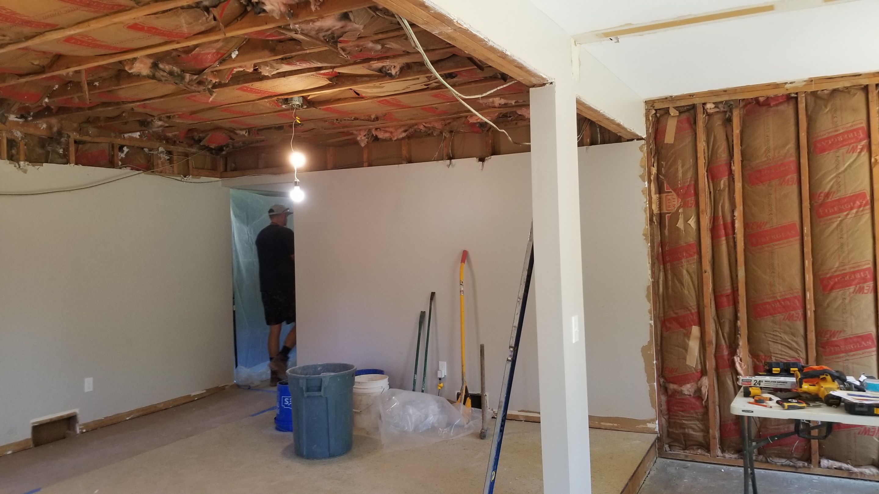 Complete kitchen bathroom and family room in Livonia, MI by Northwest Construction 