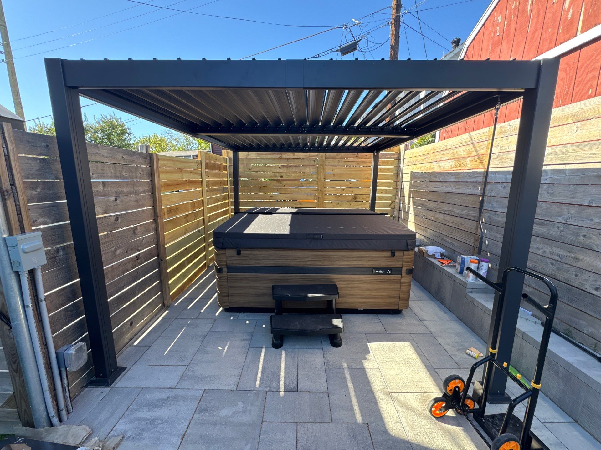 Modern Raised Spool by Pinnacle Pools and Spas - DFW