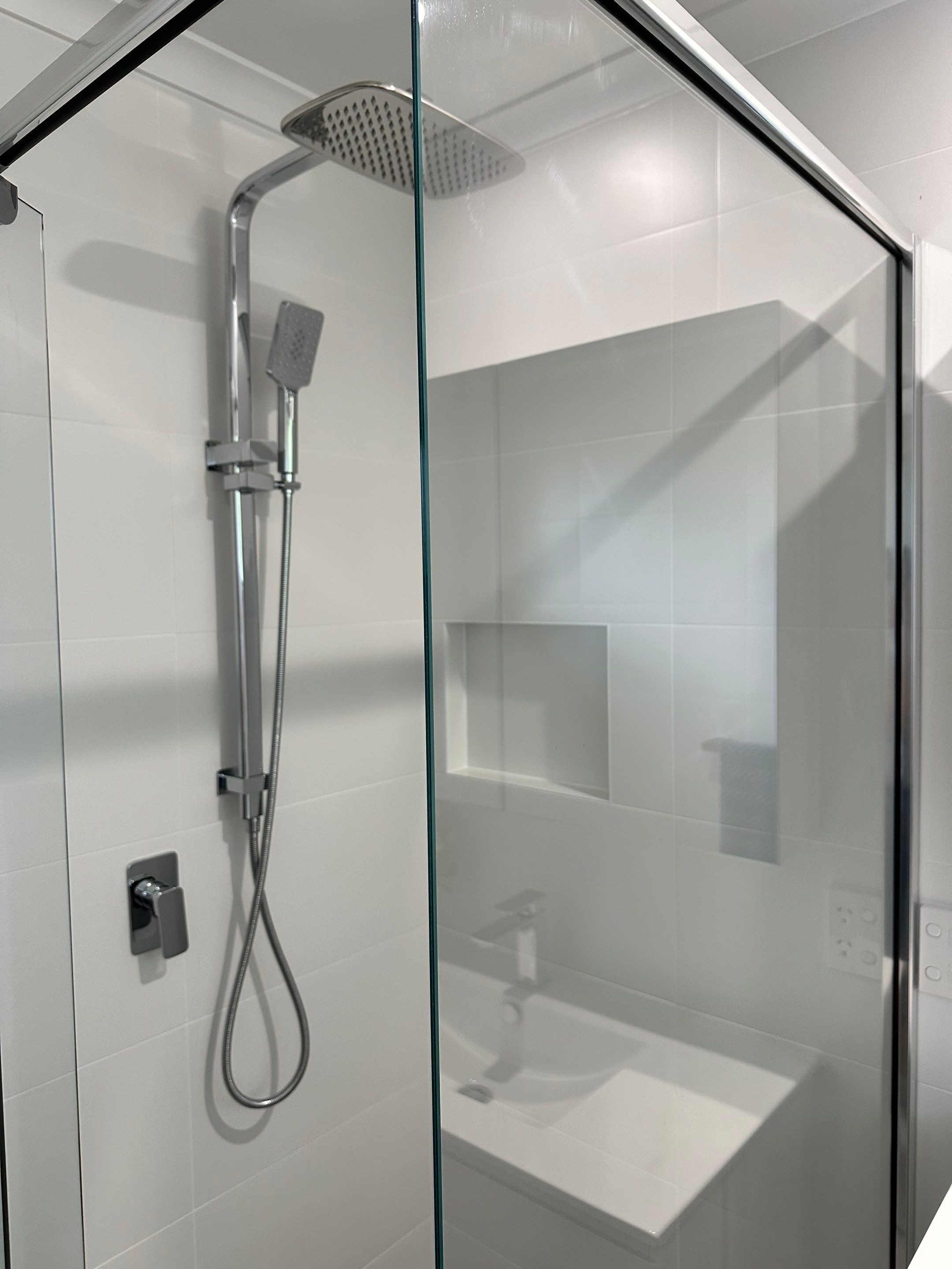 Main Bathroom & Toilet Renovation by Re-seal Bathrooms