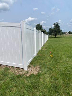 vinyl fence using vinyl fence