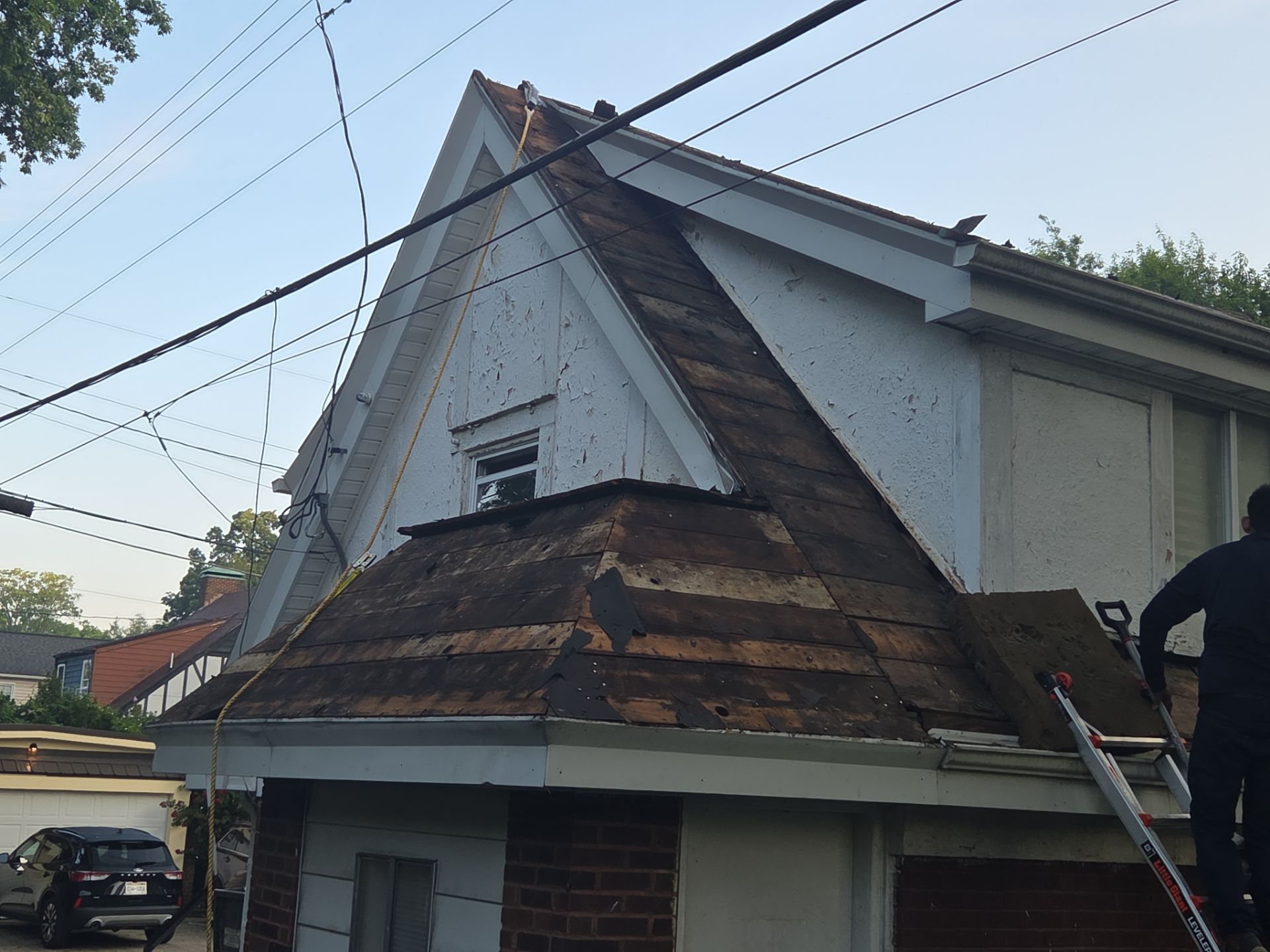 Charleston WV IKO Dynasty Roof Replacement – Premium Asphalt Shingles & Expert Installation by Mr. Roofer