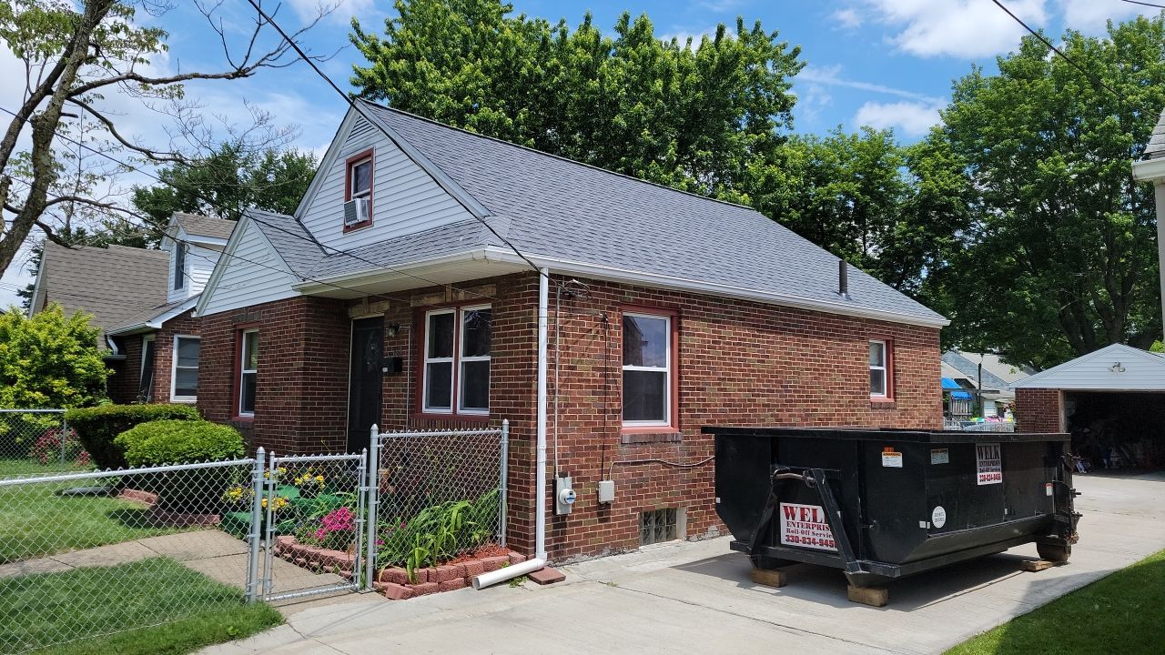 Brand: Atlas Pinnacle Color: Pristine Scotchgarde Pewter Drip: White by Eagle Eye Roofing