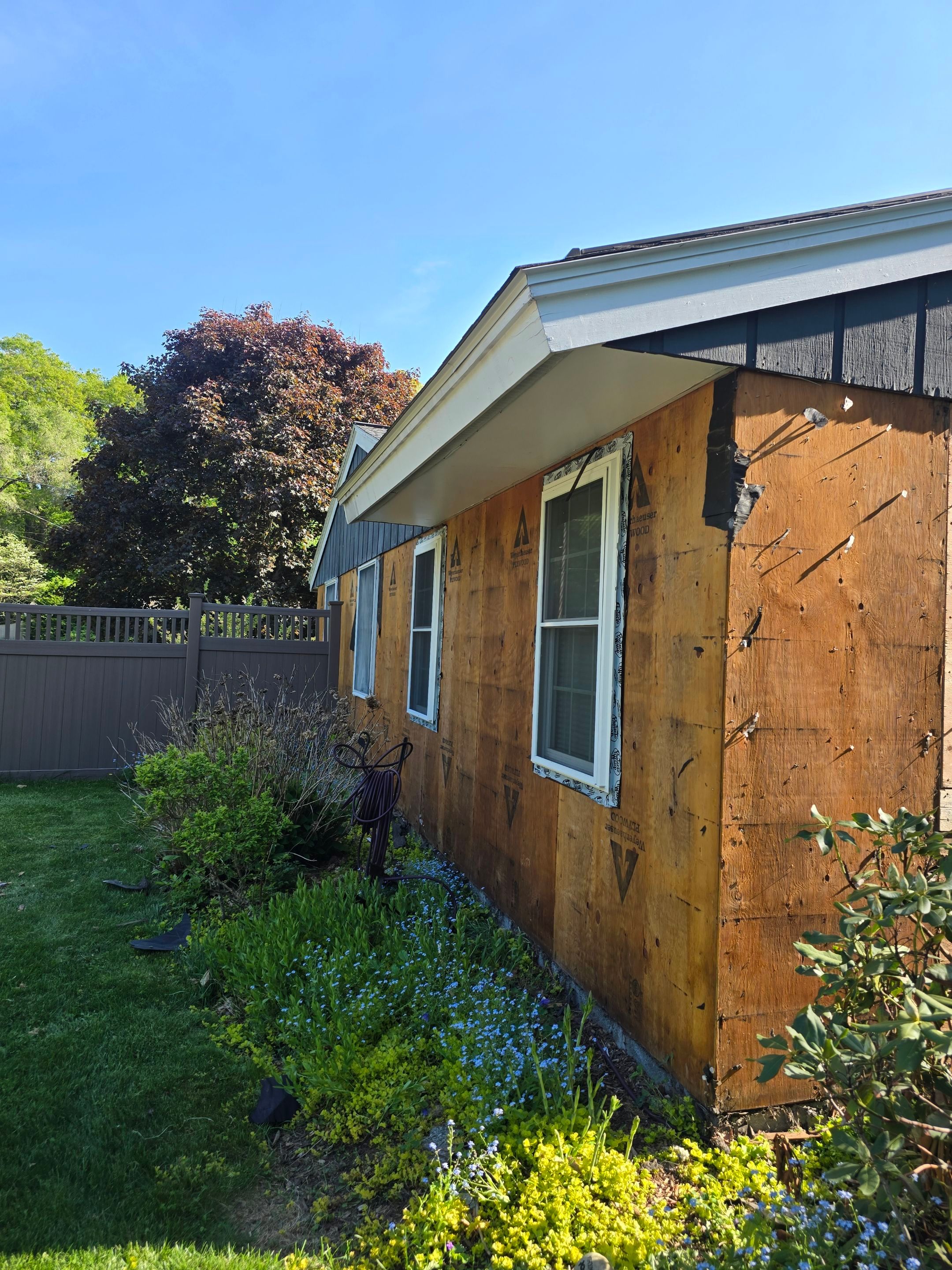 Vinyl Siding Transformation – Pacific Blue by Mighty Dog Roofing of Greater Middlesex County