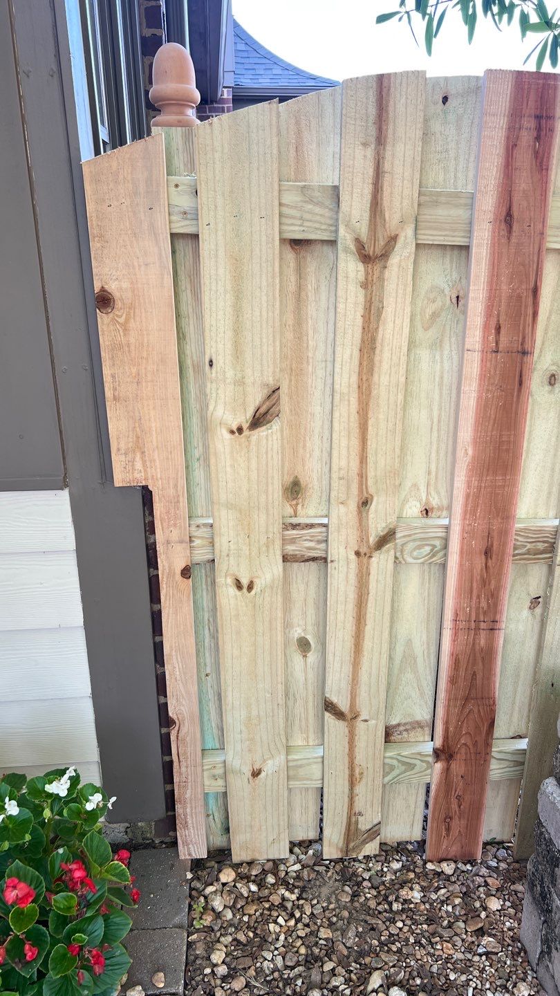 Chase Lake - Arched Shadowbox Fence by Pillar and Pine