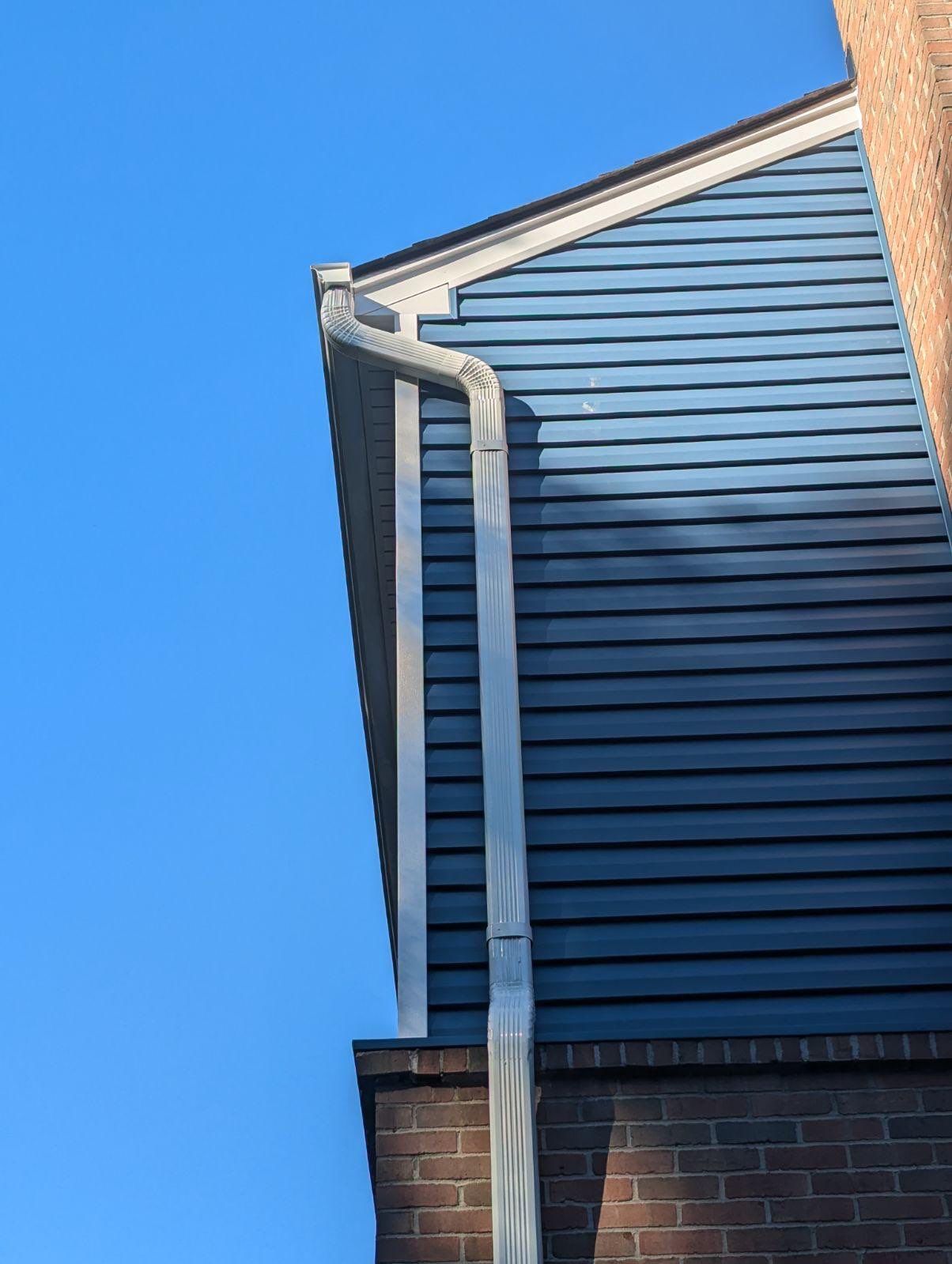 Siding Replacement using Alside Charter Oak D4.5" by 180 Contractors