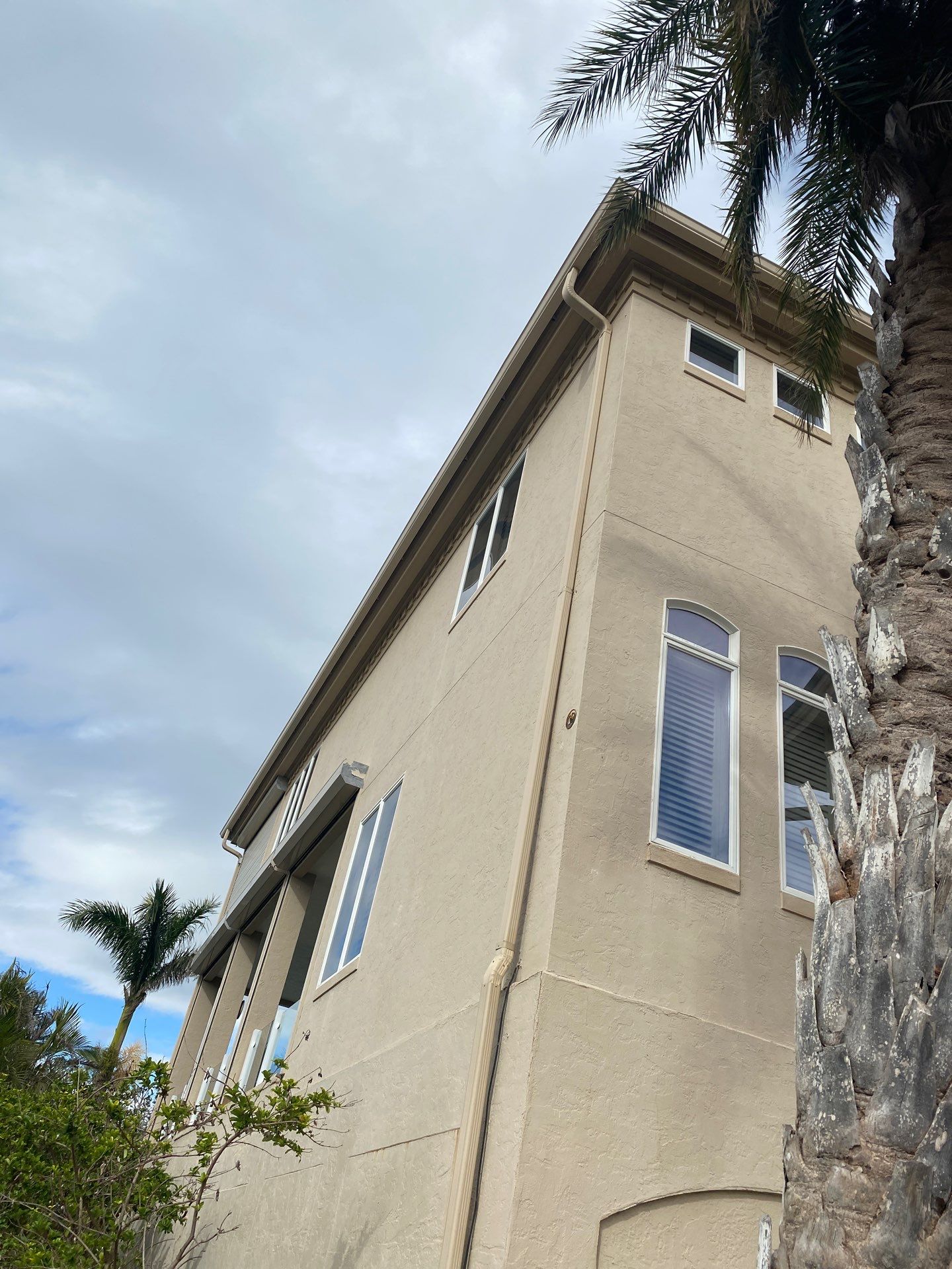 Seamless Gutters in Sarasota FL by Gutter Professors