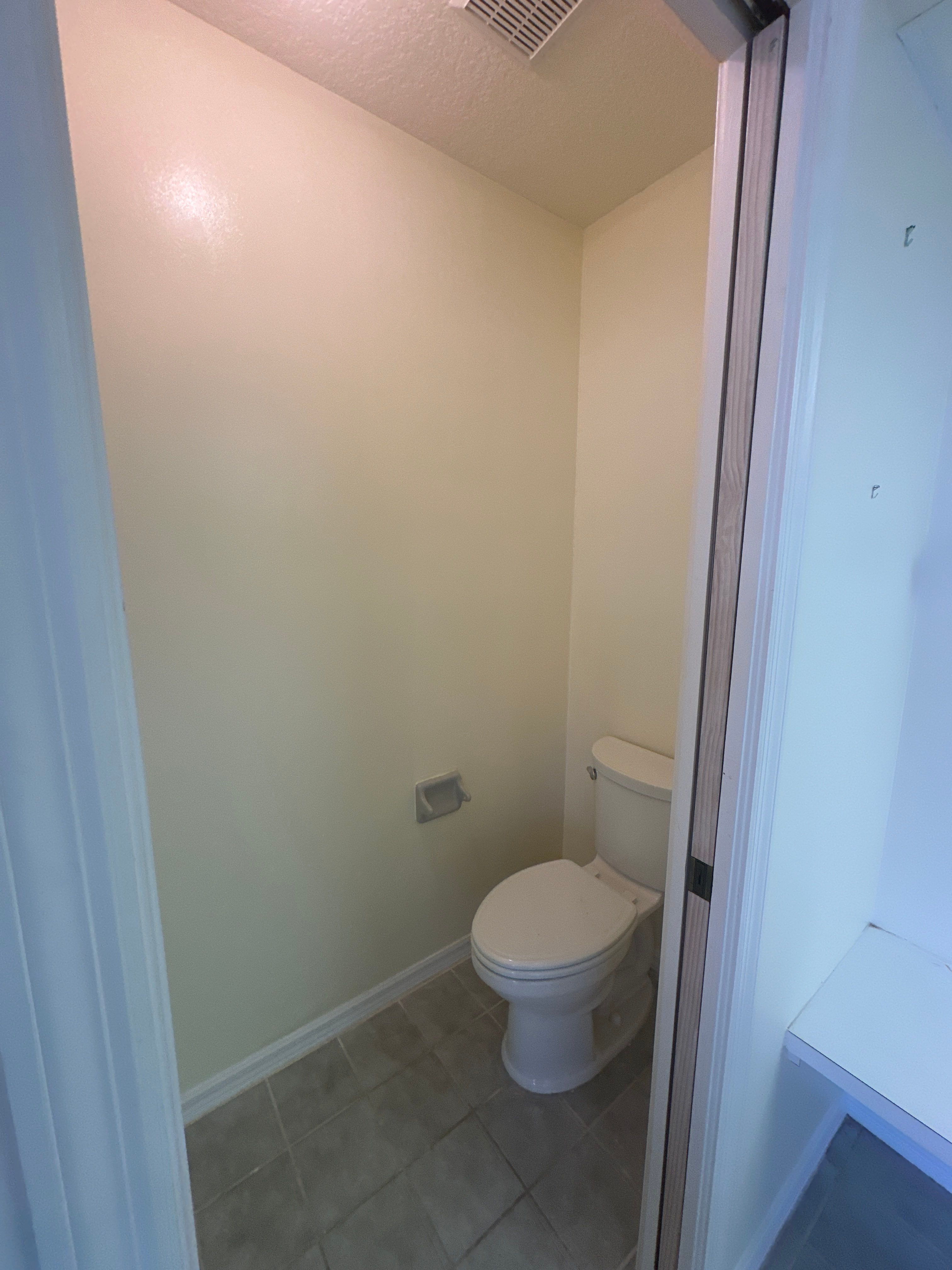 Lenny Van Denhandel - Interior by Fresh Coat Painters
