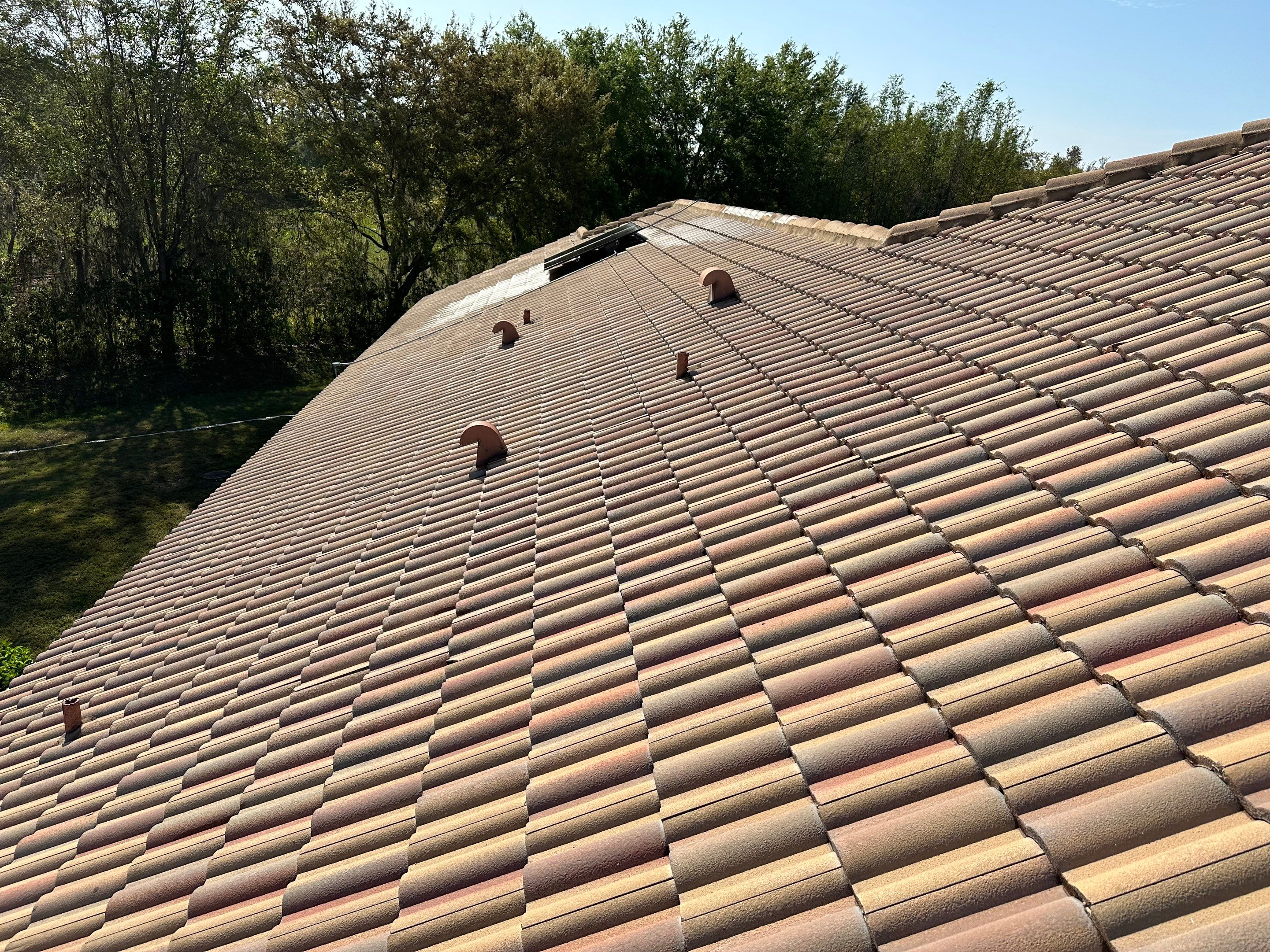 Concrete Tile Roof Cleaning in Winding River Community, Bradenton, FL | Sunshine AquaWash by Sunshine AquaWash