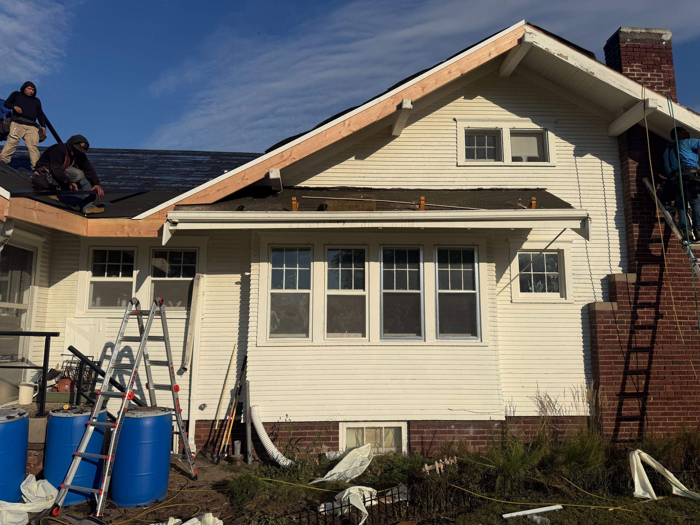 Full Residential Roof Replacement and Detached Garage Roofing in Council Bluffs by Star Home