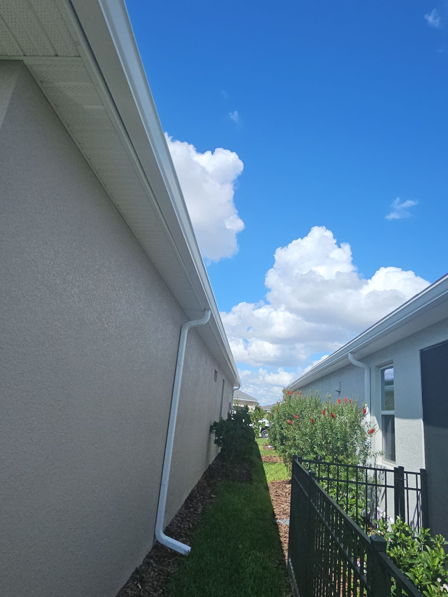 6 Inch Seamless Gutters using 6 Inch Seamless Gutters in Lakewood Ranch FL by Gutter Professors