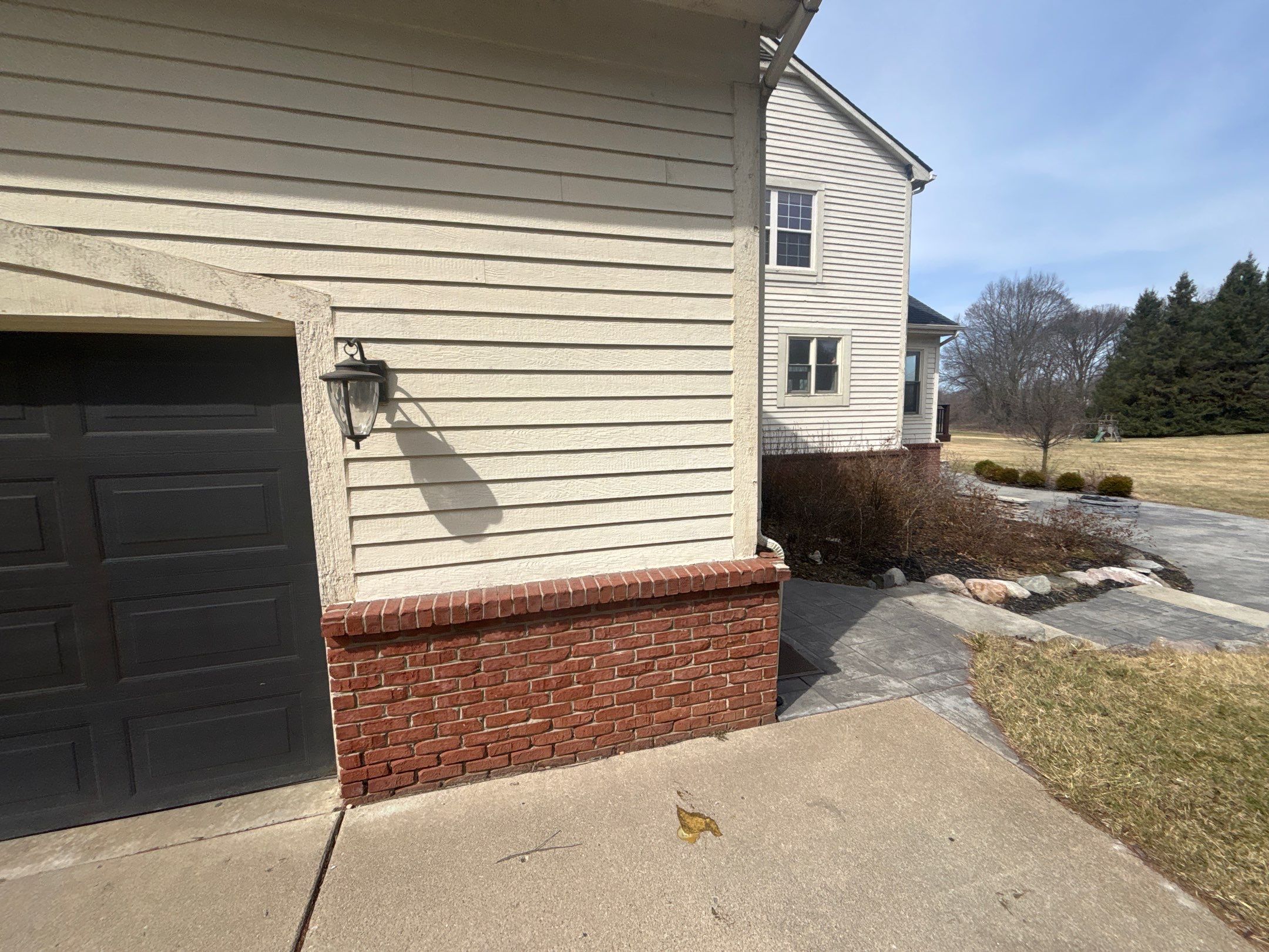 Siding Replacement using Alside S7 Cedar Mill Grain Pebble by 180 Contractors