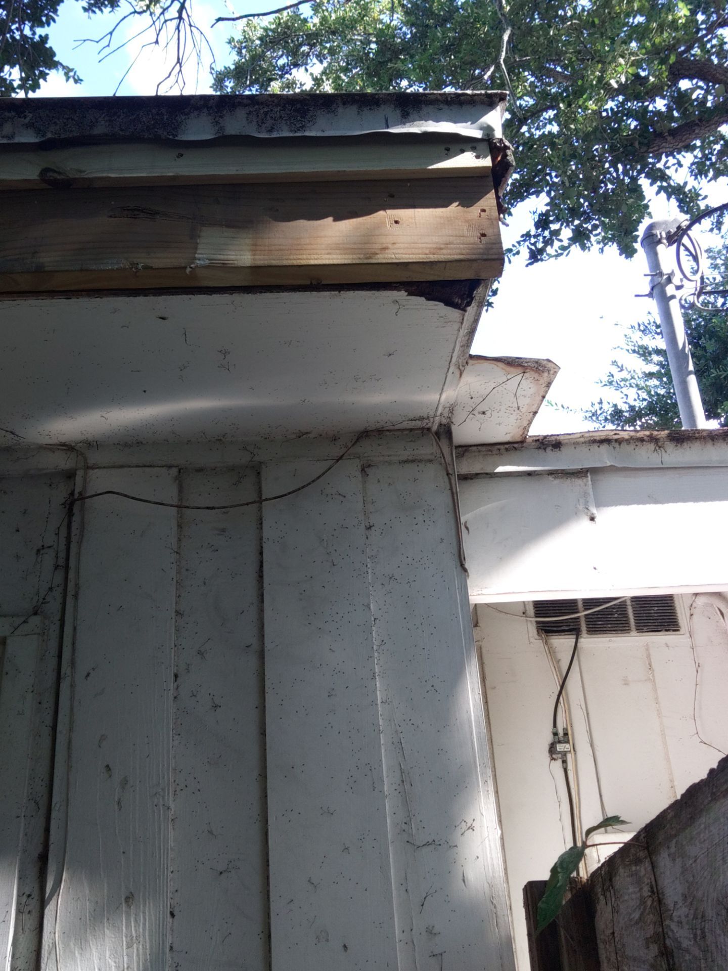 Gutter and Fascia Repair and Maintenance in Siesta Key FL by Gutter Professors