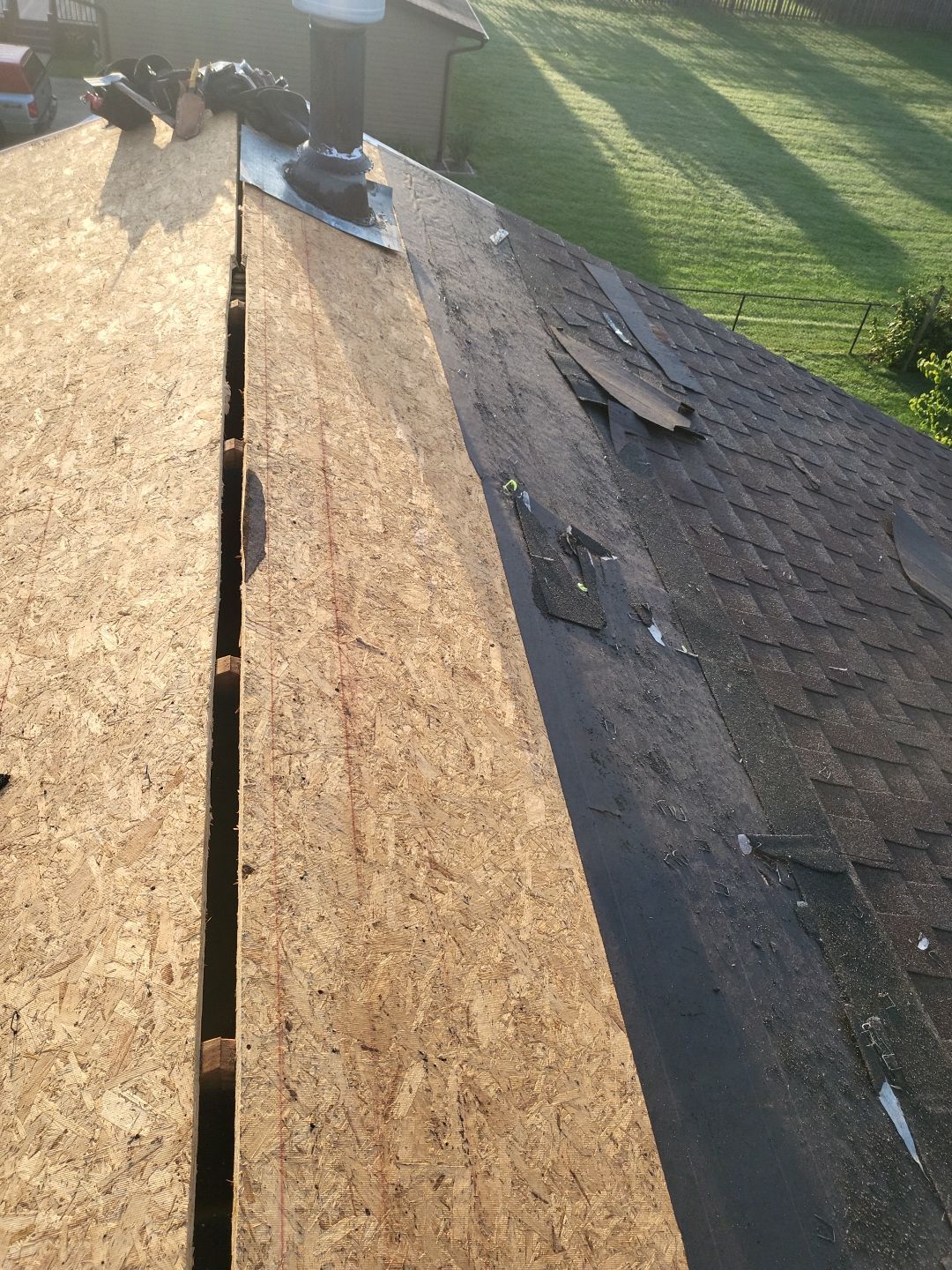 Atlas Pinnacle, Color: Weathered Wood, Drip Edge, Color: Royal Brown by Eagle Eye Roofing