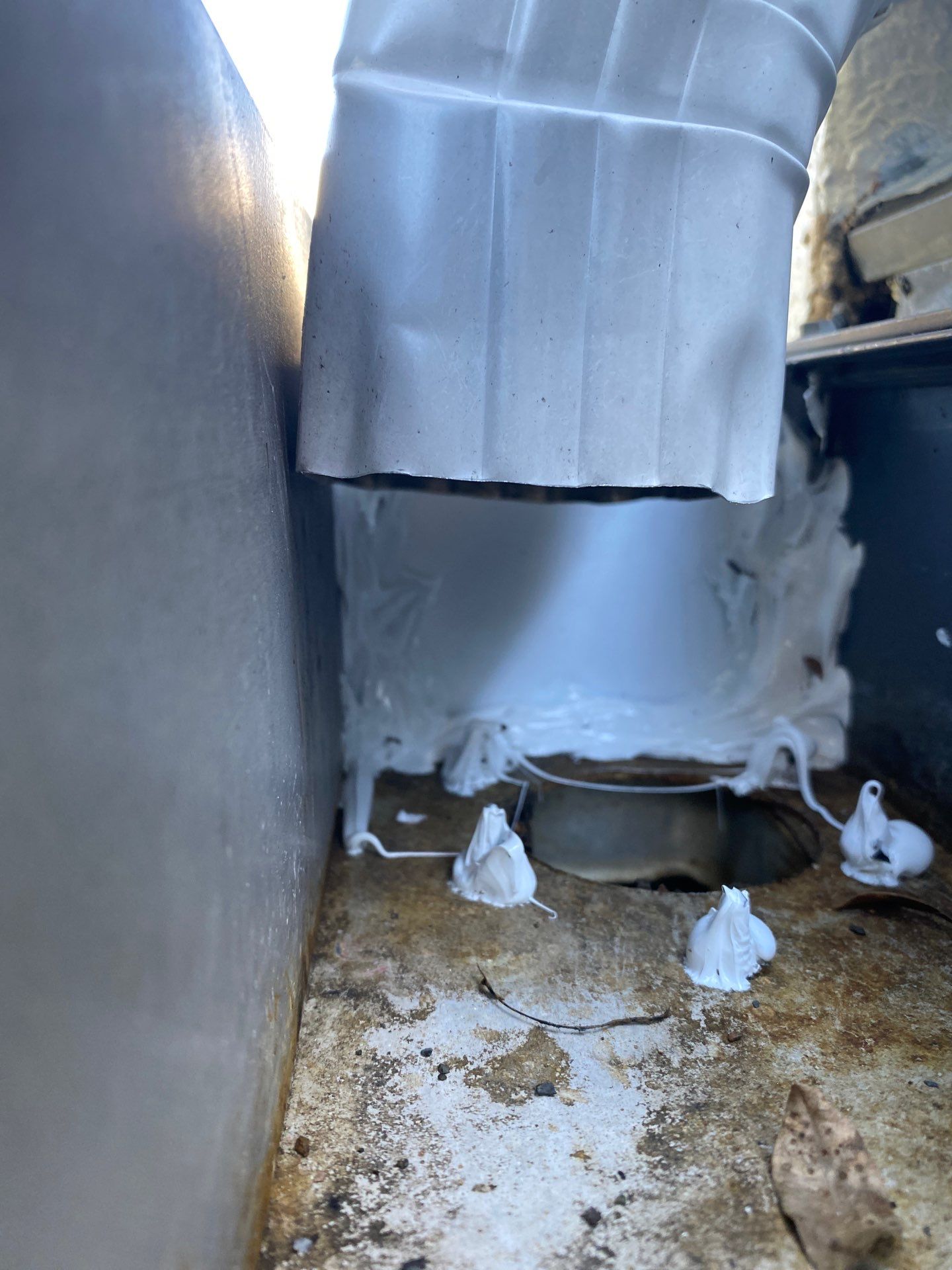 Gutter cleaning all buildings are the same for 6 units in Fort Myers FL by Gutter Professors