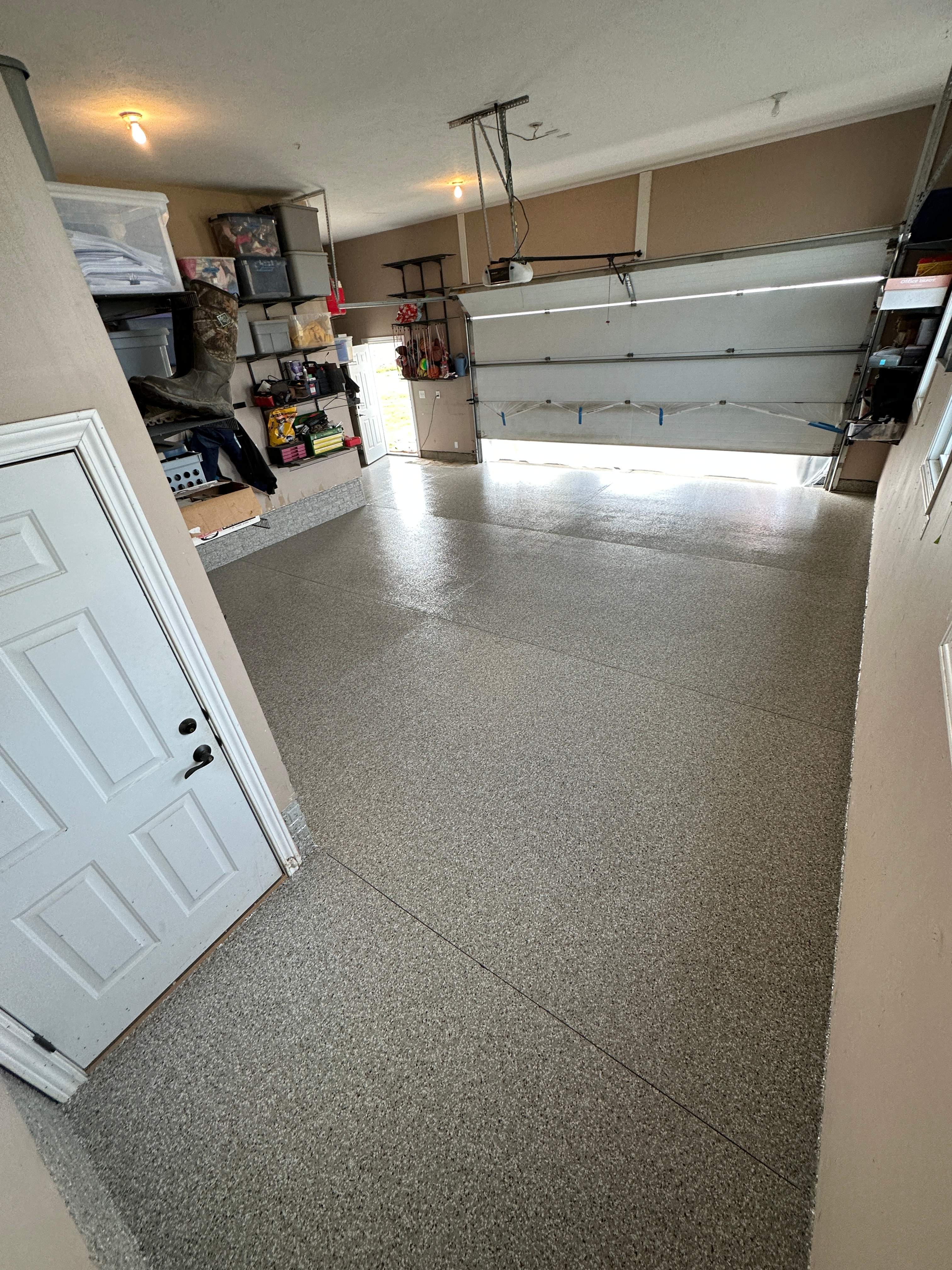 Creekbed Garage Illiopolis by Loud Bros