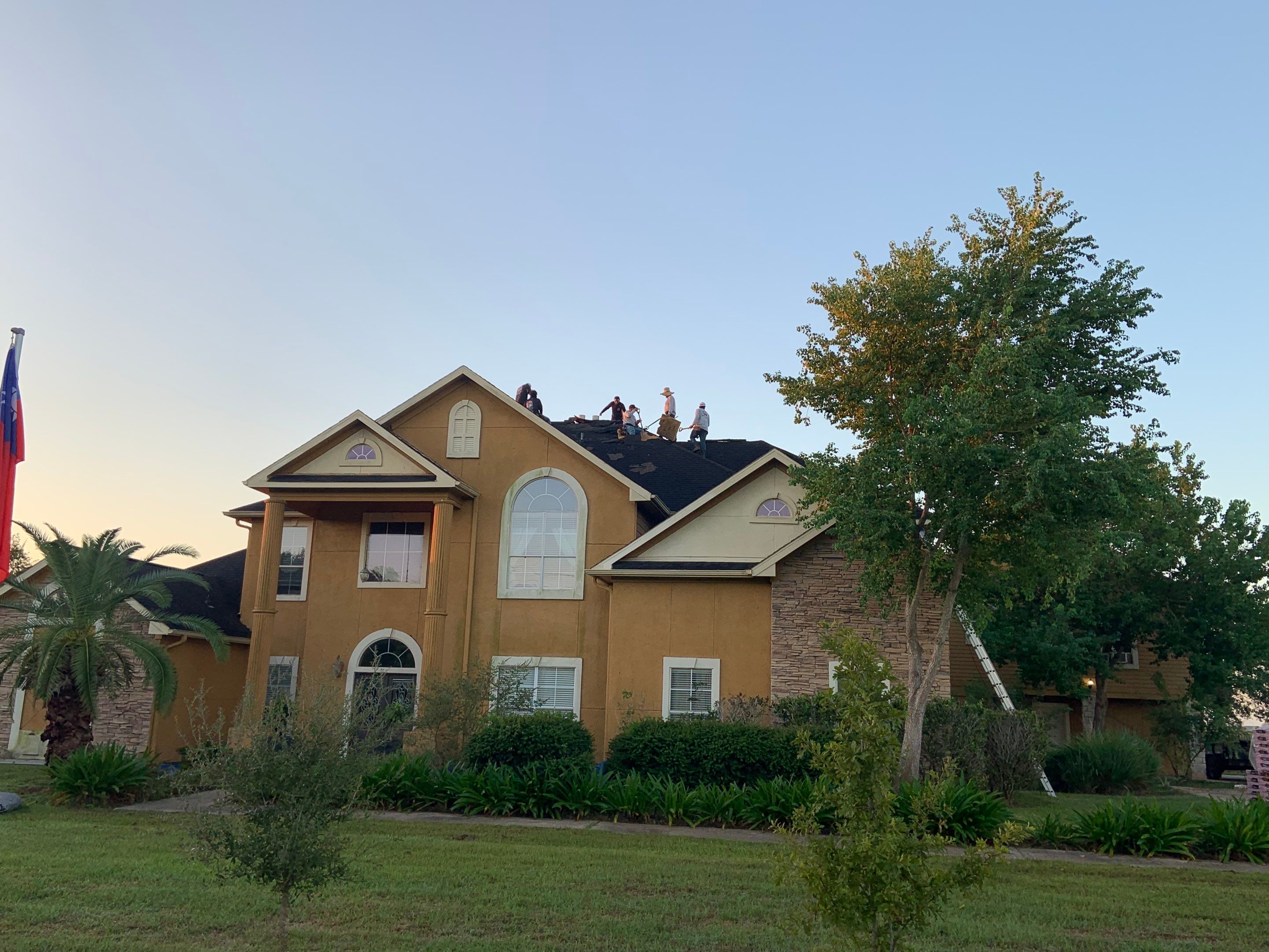 Residential Roofing Installation using Owen's Corning Duration (Lifetime) Shingles by Roof Repair Company