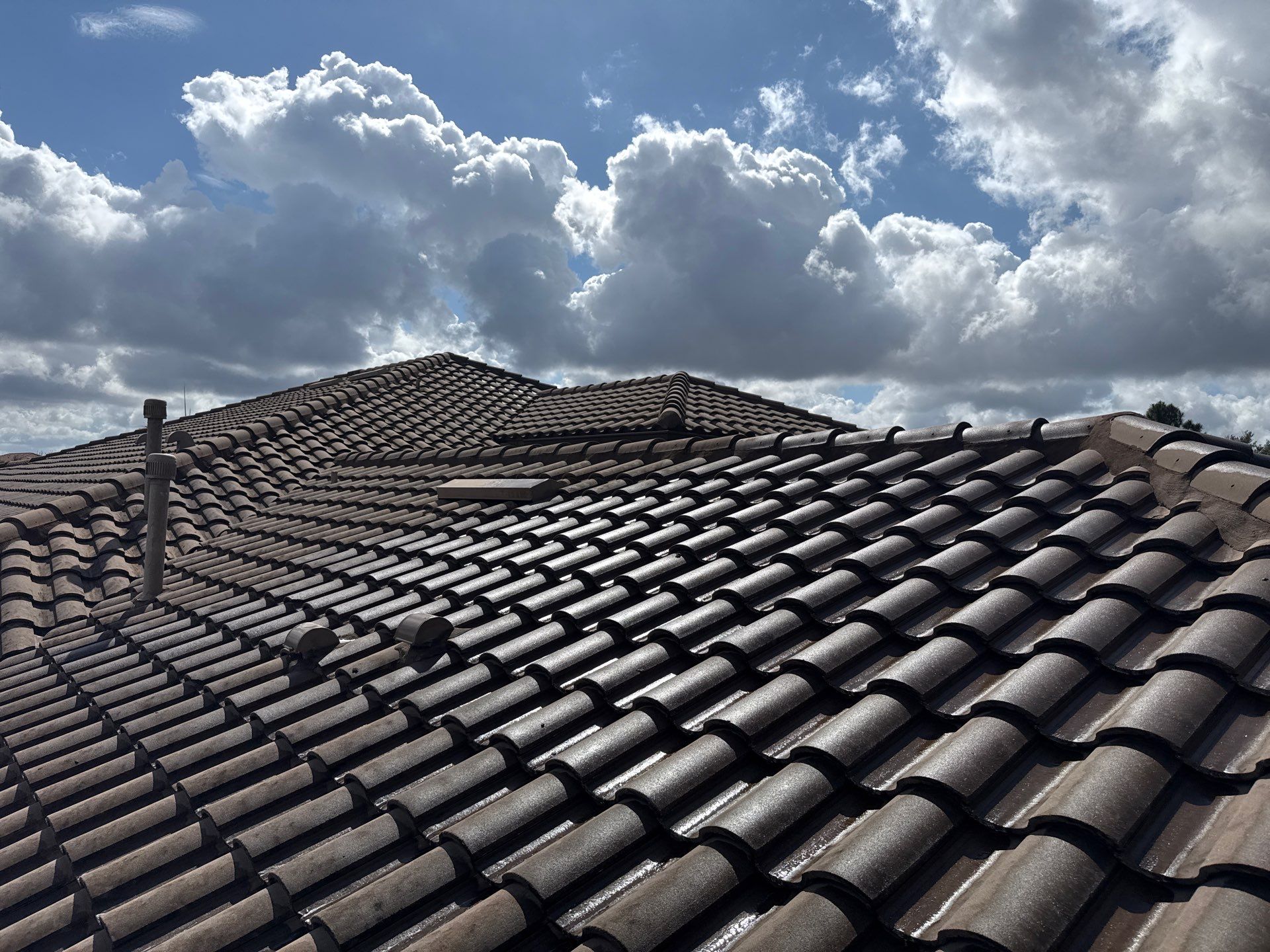 Barrel Tile Roof Cleaning – Lakewood Ranch, FL by Sunshine AquaWash