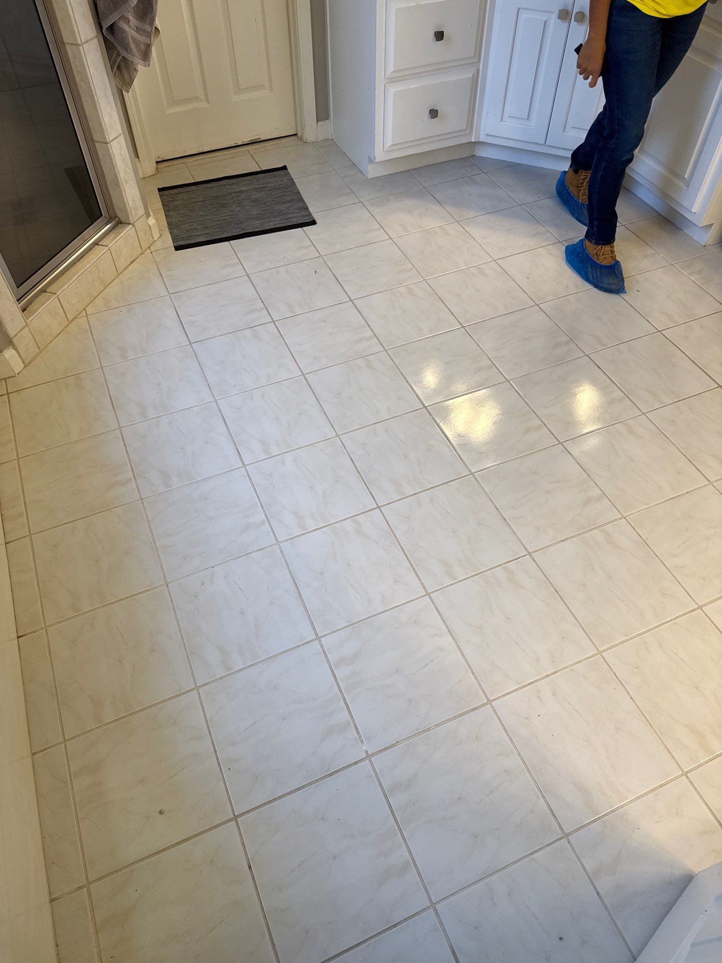 Master bathroom renovation by Prudencio