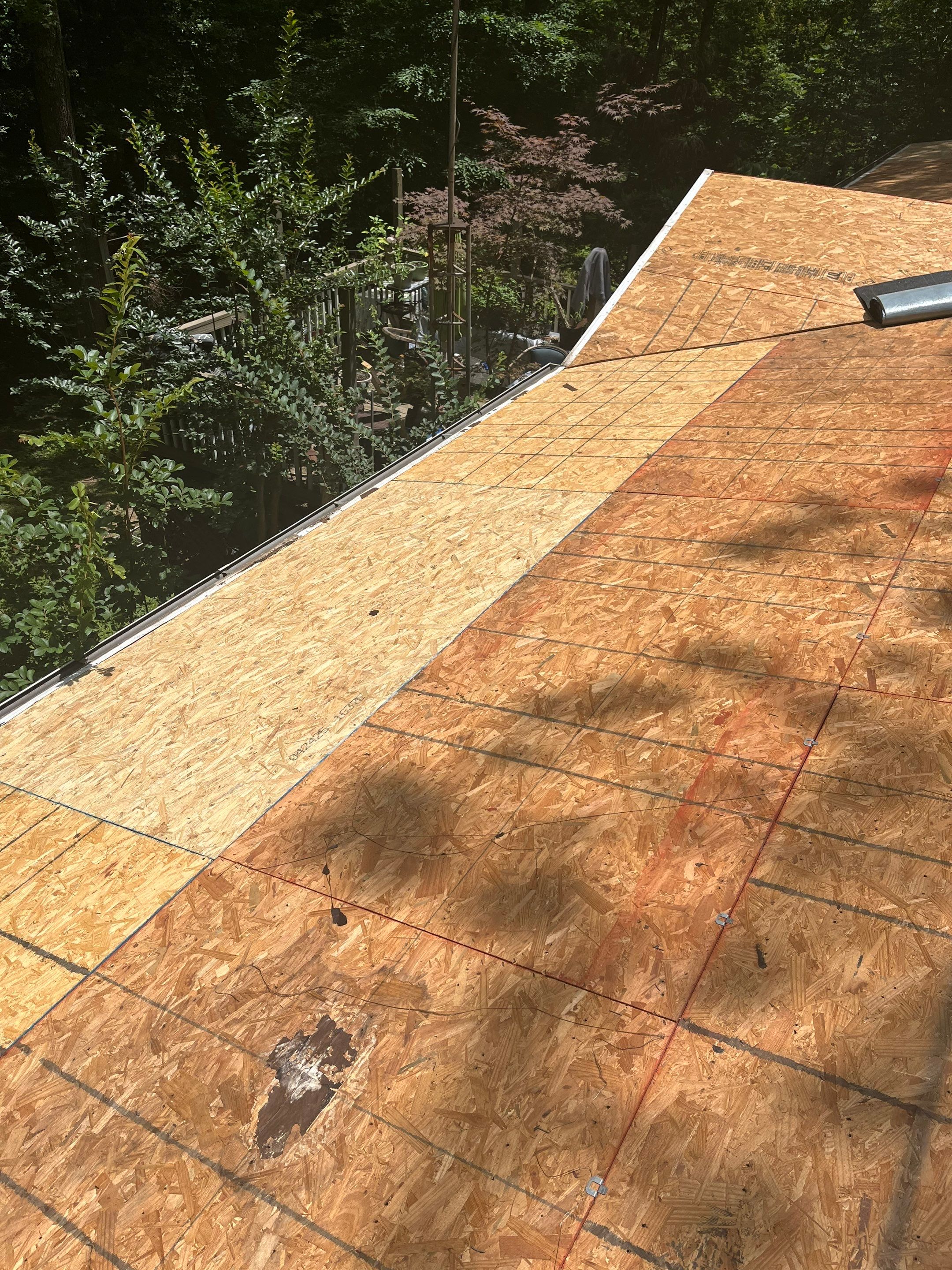 Hot Springs Manufactured Home Roof Replacement and Decking Repair by Temple Roofing and Exteriors
