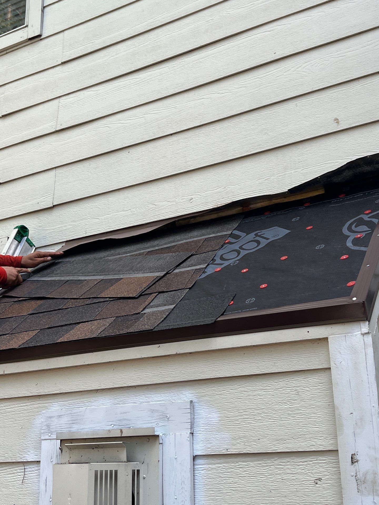 Residential Roofing Installation using Owen's Corning Duration (Lifetime) Shingles by Roof Repair Company