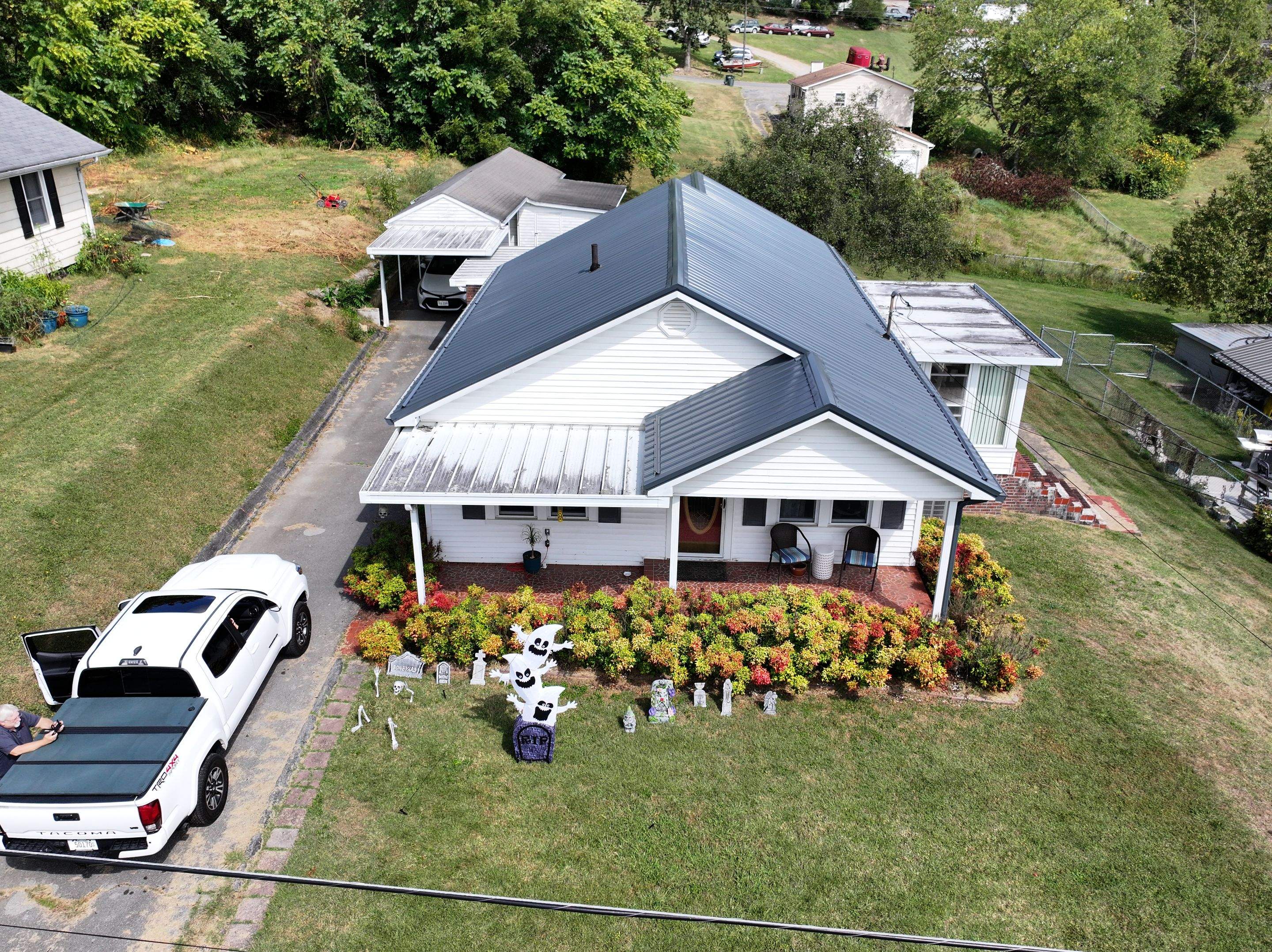 Johnson Residence by Omnia Roofing