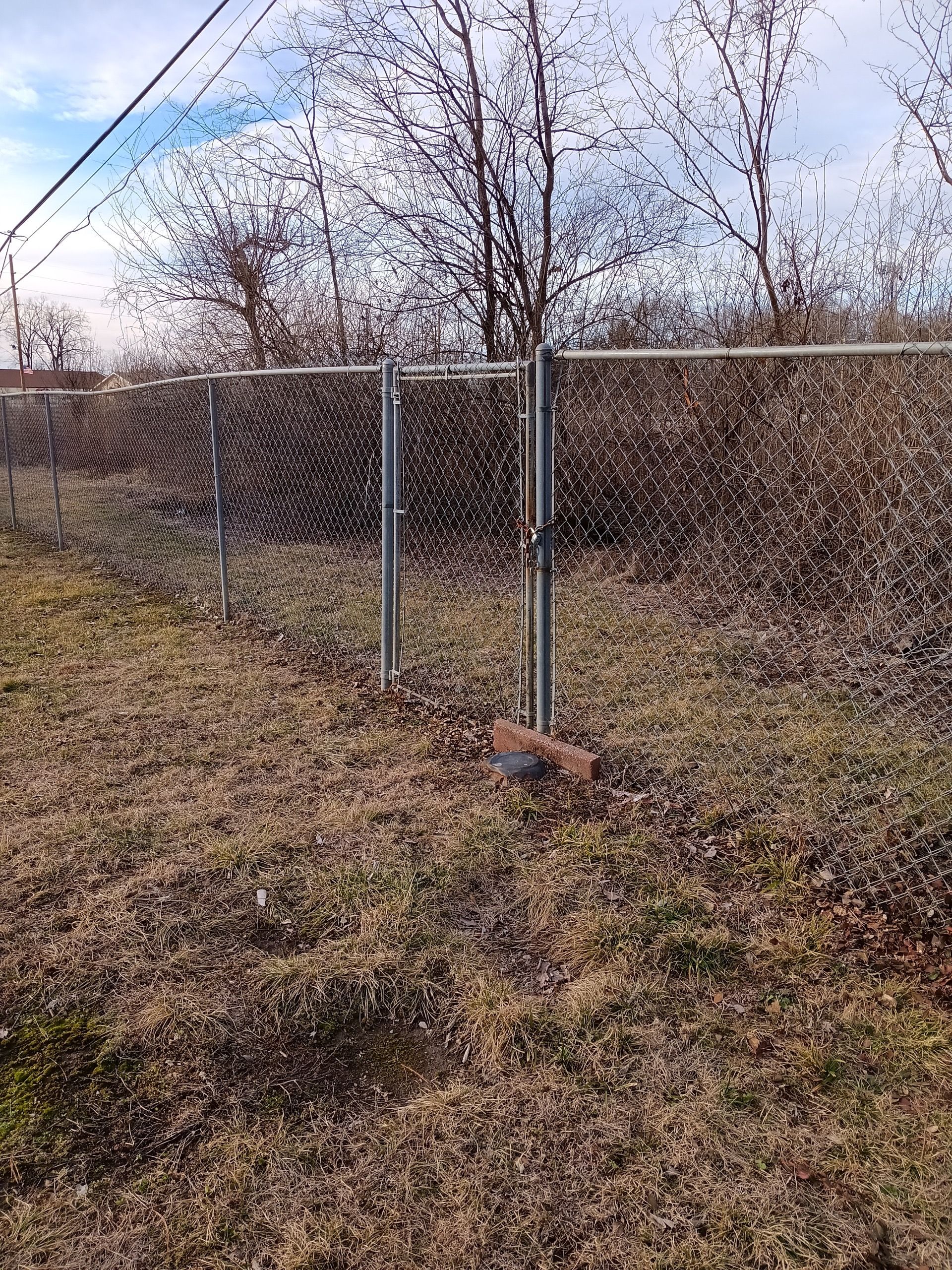 Chain Link Fence Repair and Custom Gate Installation – East St. Louis, IL
