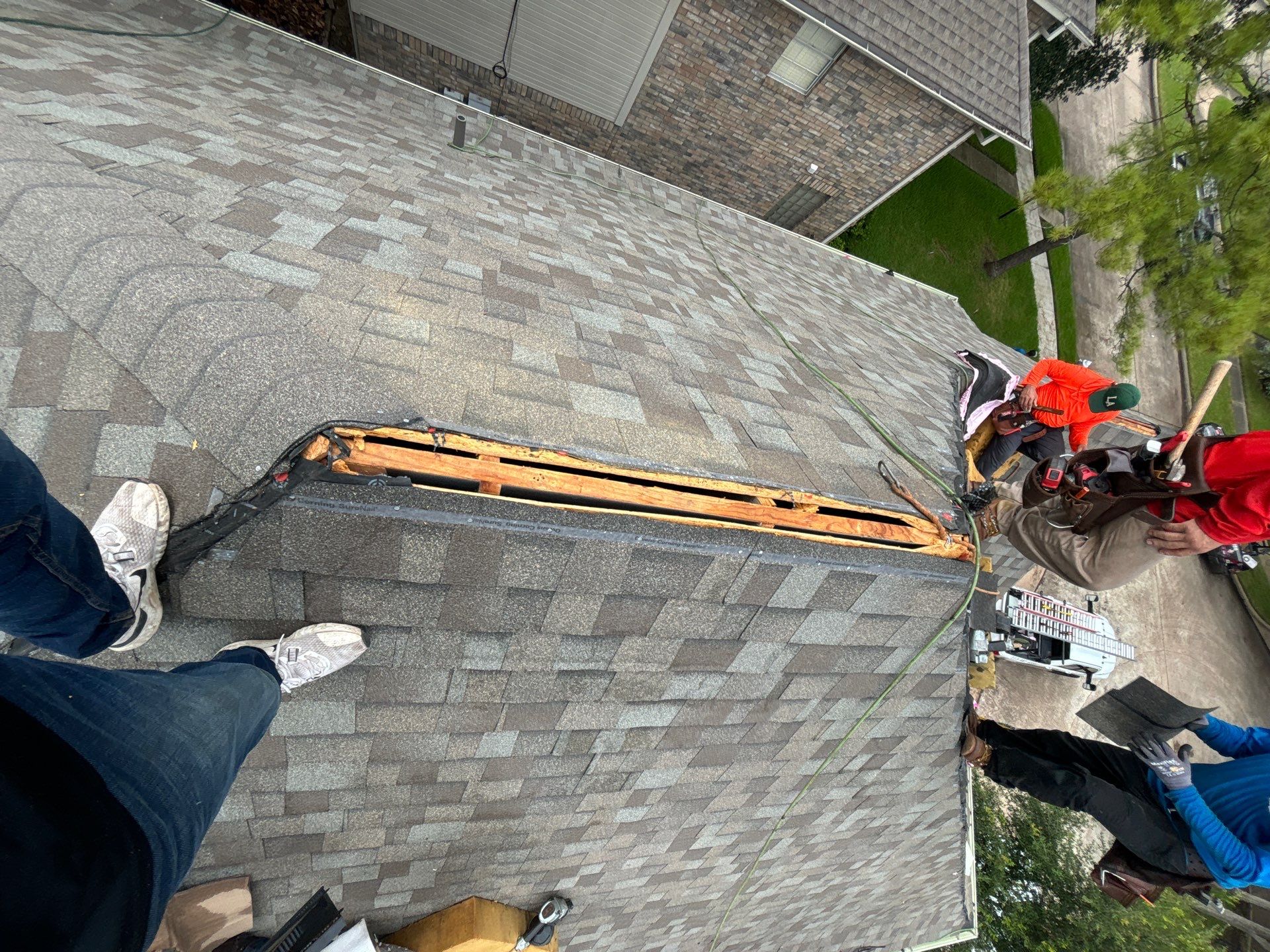 Residential Roofing Installation using Owen's Corning Duration (Lifetime) Shingles by Roof Repair Company