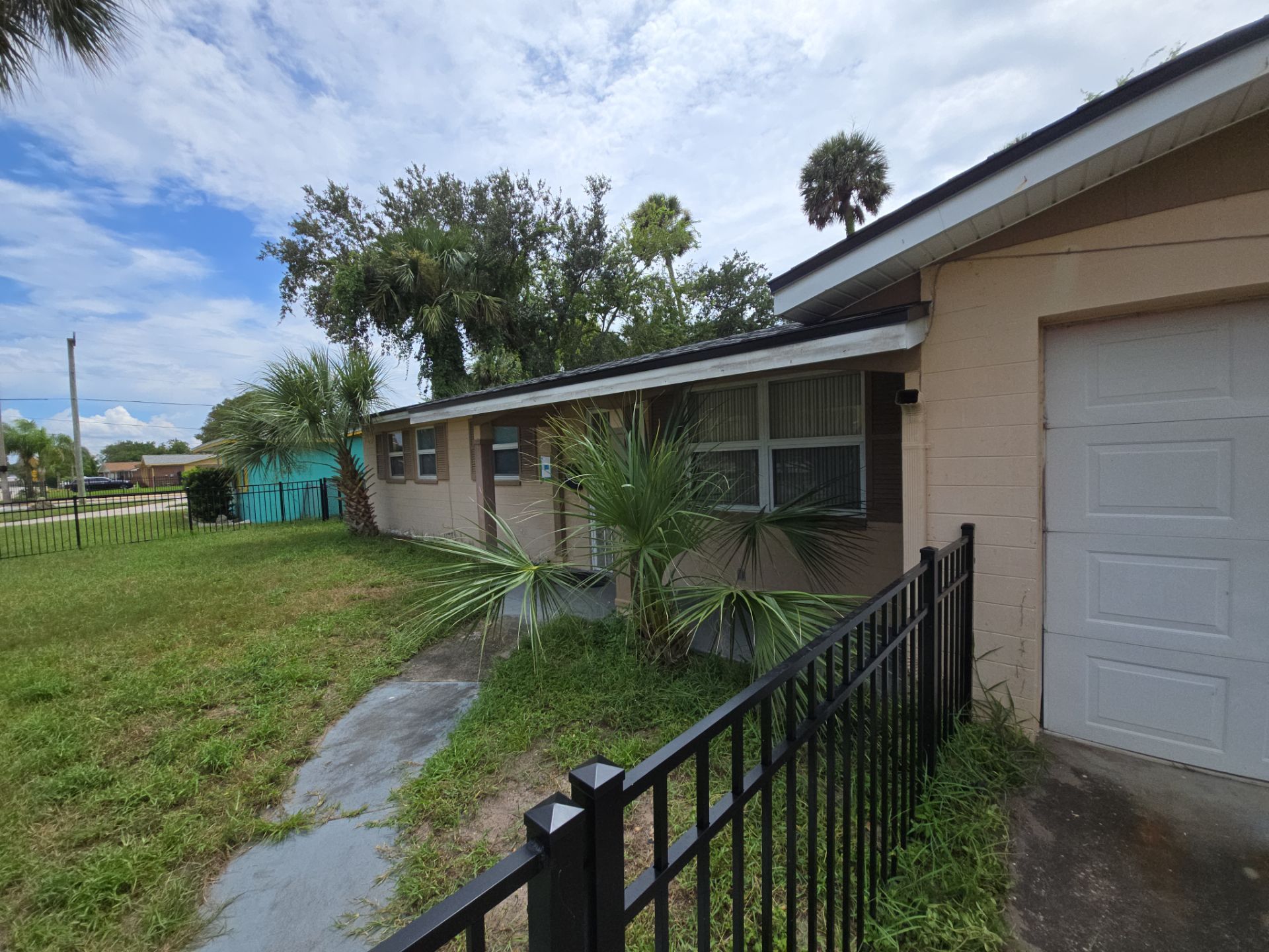 Residential Roof Replacement With Pinnacle Shingles in Daytona Beach by Pinnacle Roofing Group