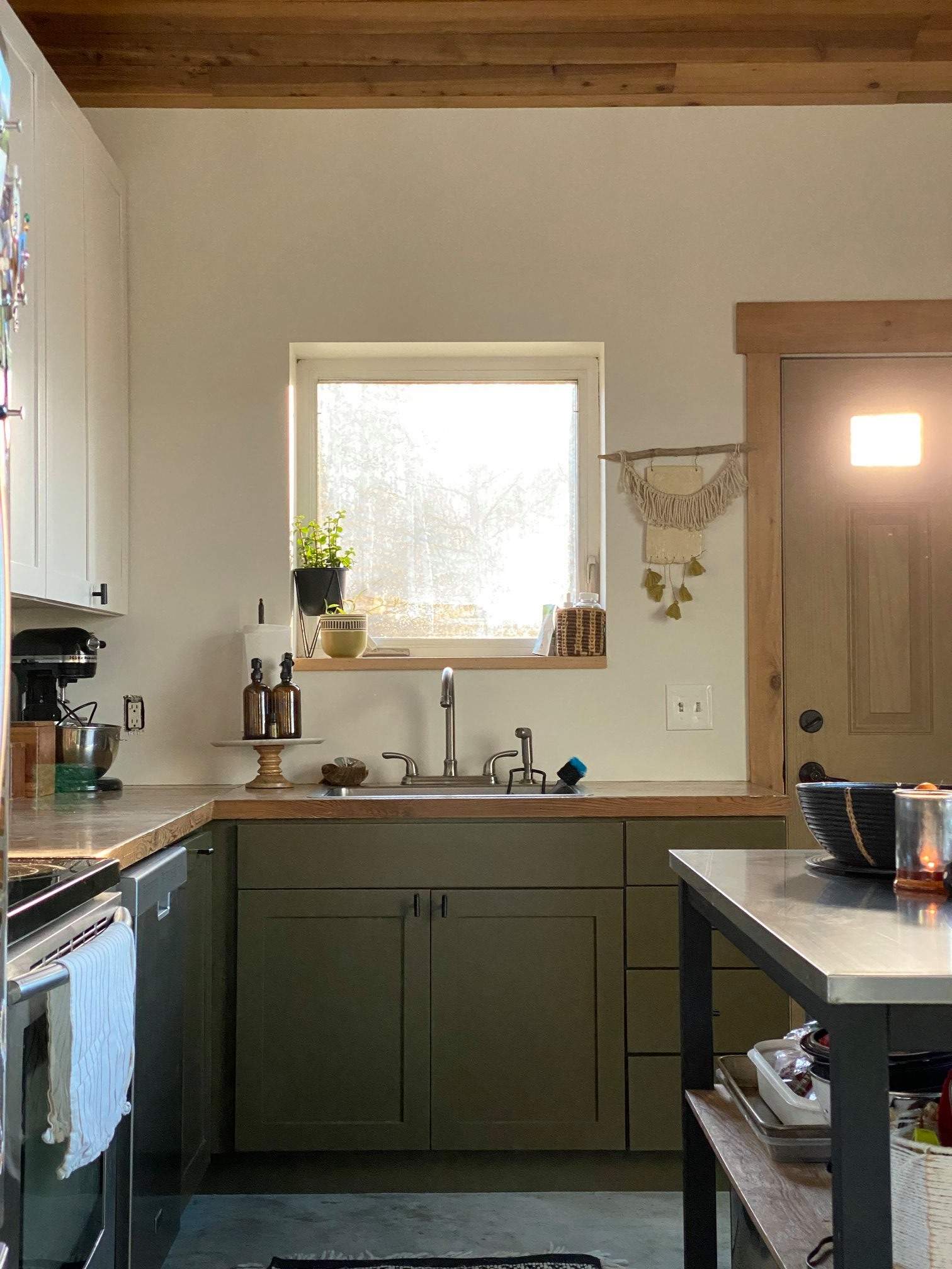 Kitchen Cabinet & Wall Painting by Midnight Sun Painting