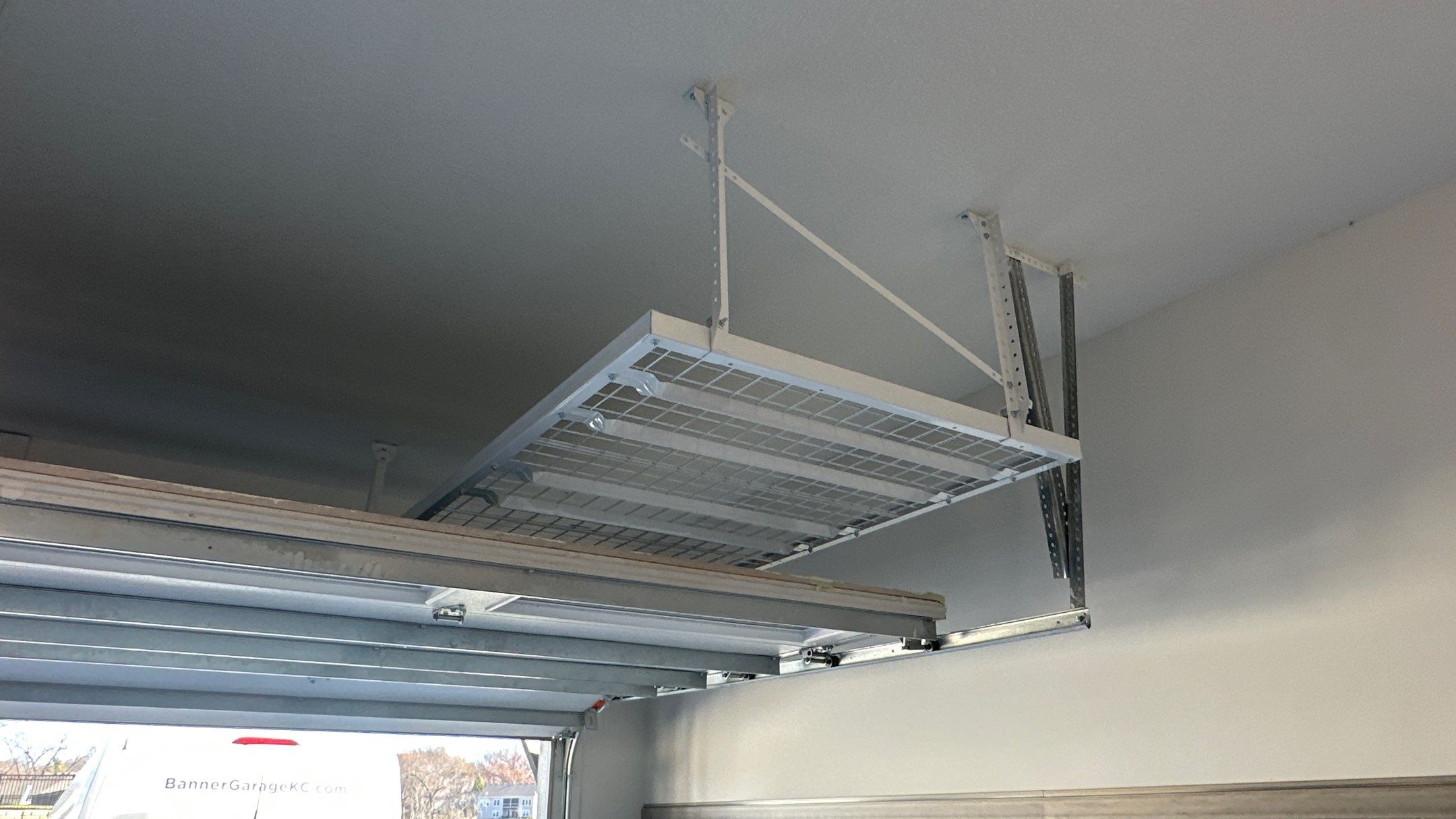 Stonhenge flake floors just look great. Wow!!! by Banner Garage