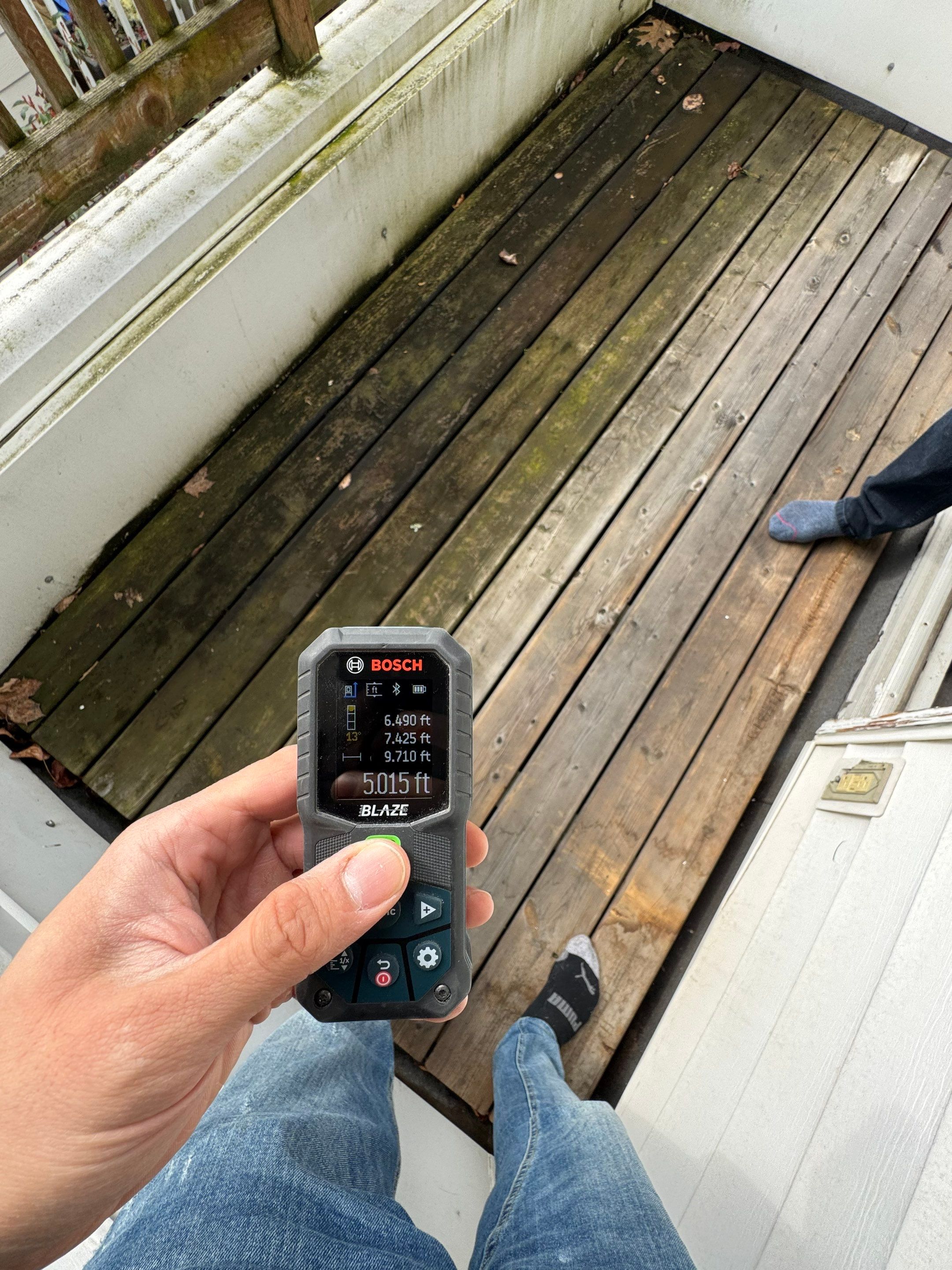 Composite Deck with Aluminum Framing  by YVR Construction Group