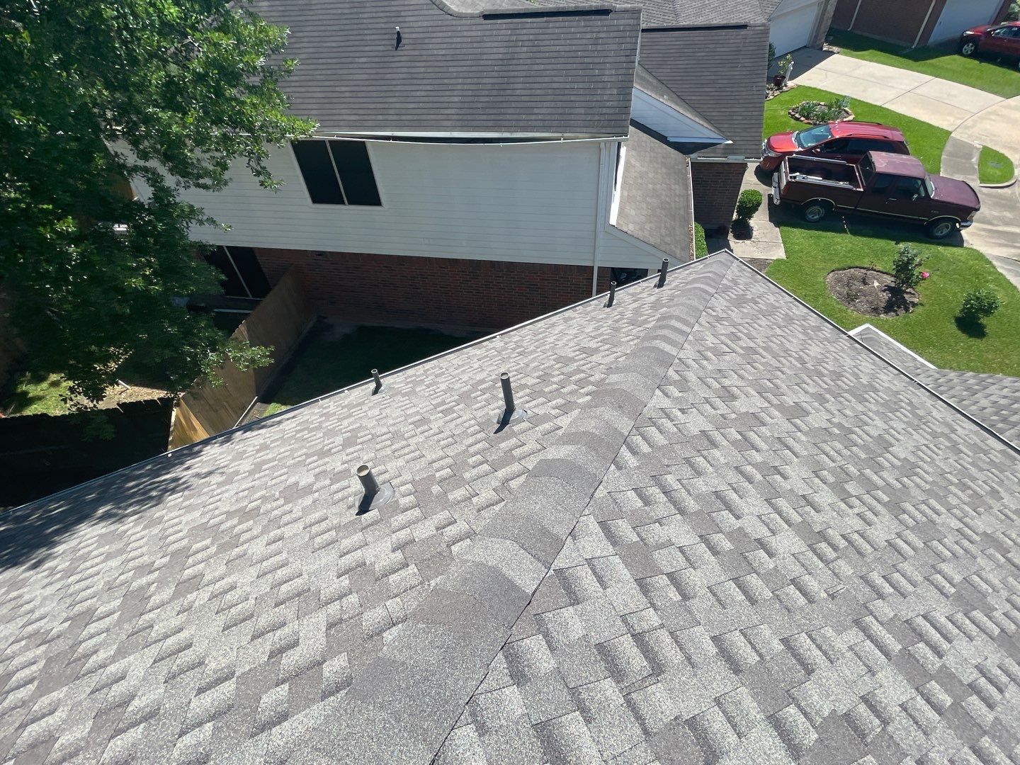 GAF HDZ - Weathered Wood by Elite Roofing LLC