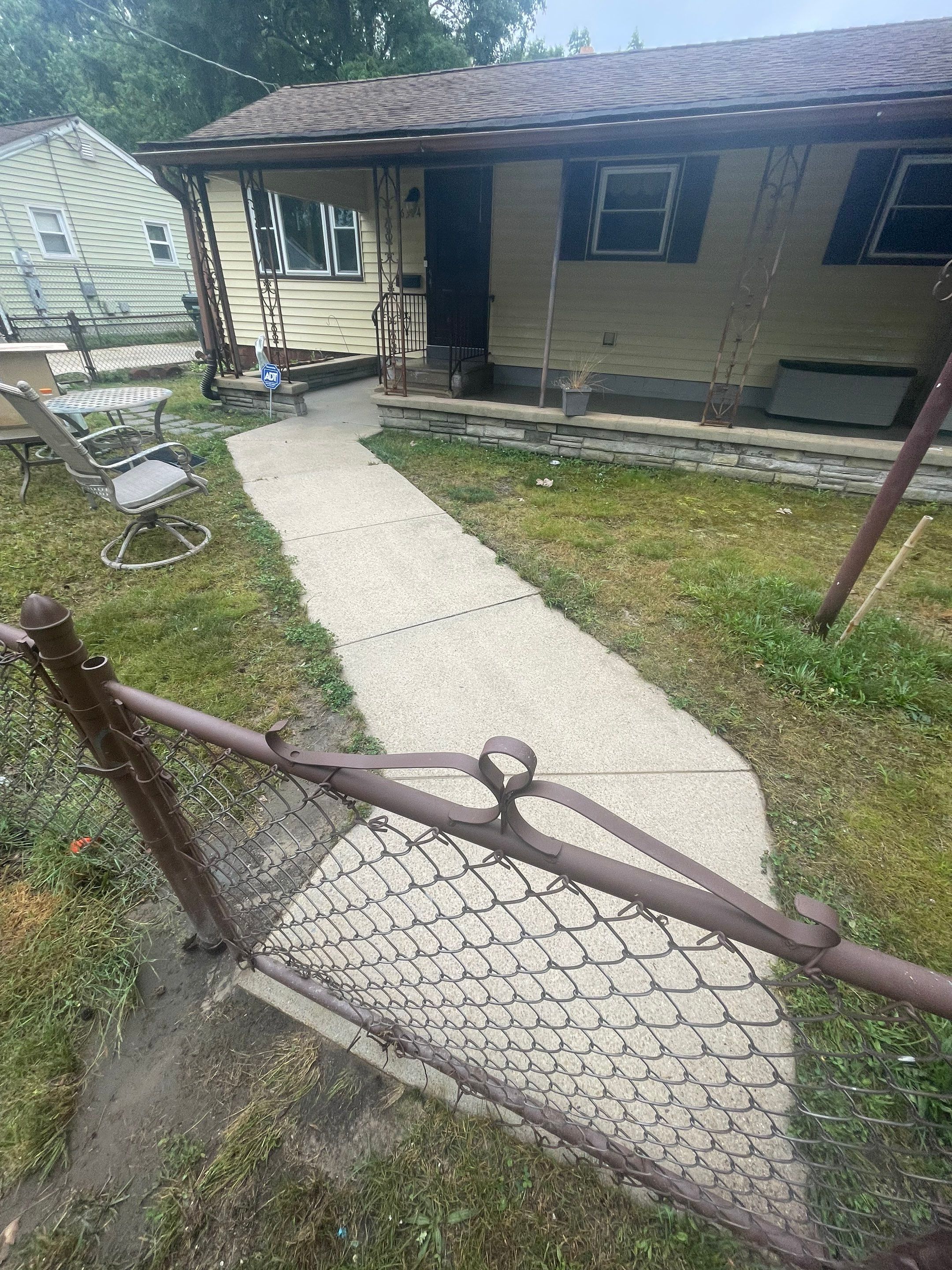 House, Deck & Concrete Cleaning by SJ Exterior