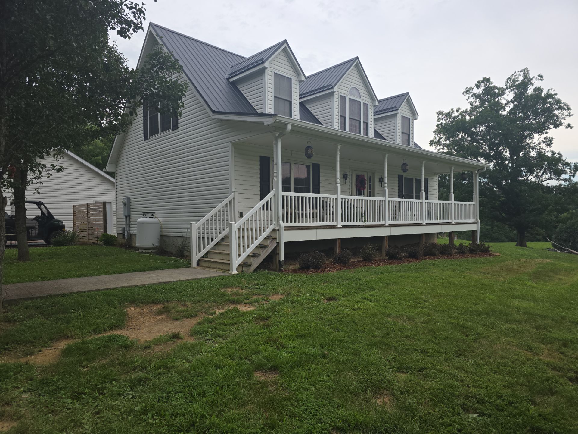Wine Residence by Omnia Roofing