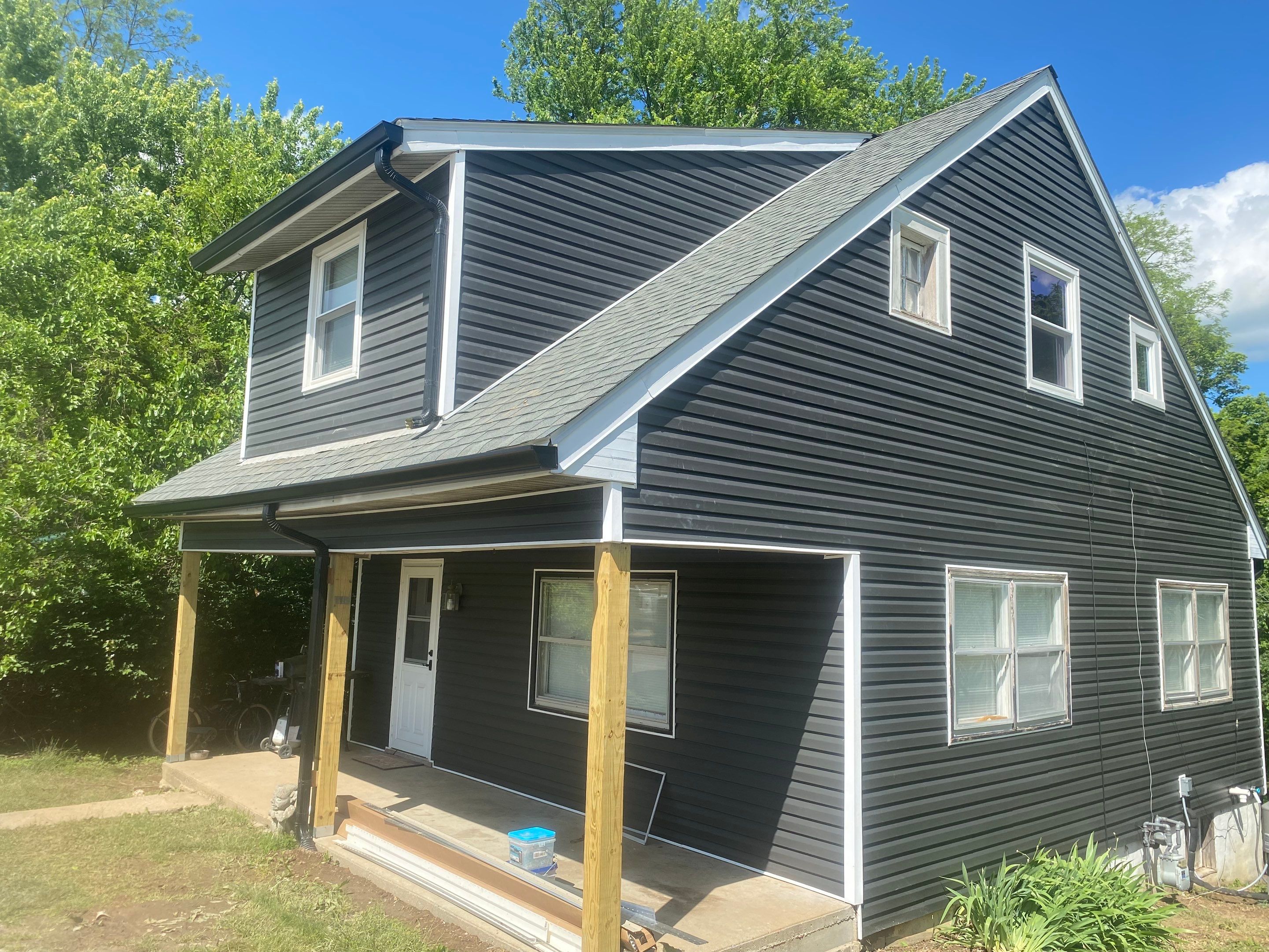 Siding Replacement by Storm Contracting 